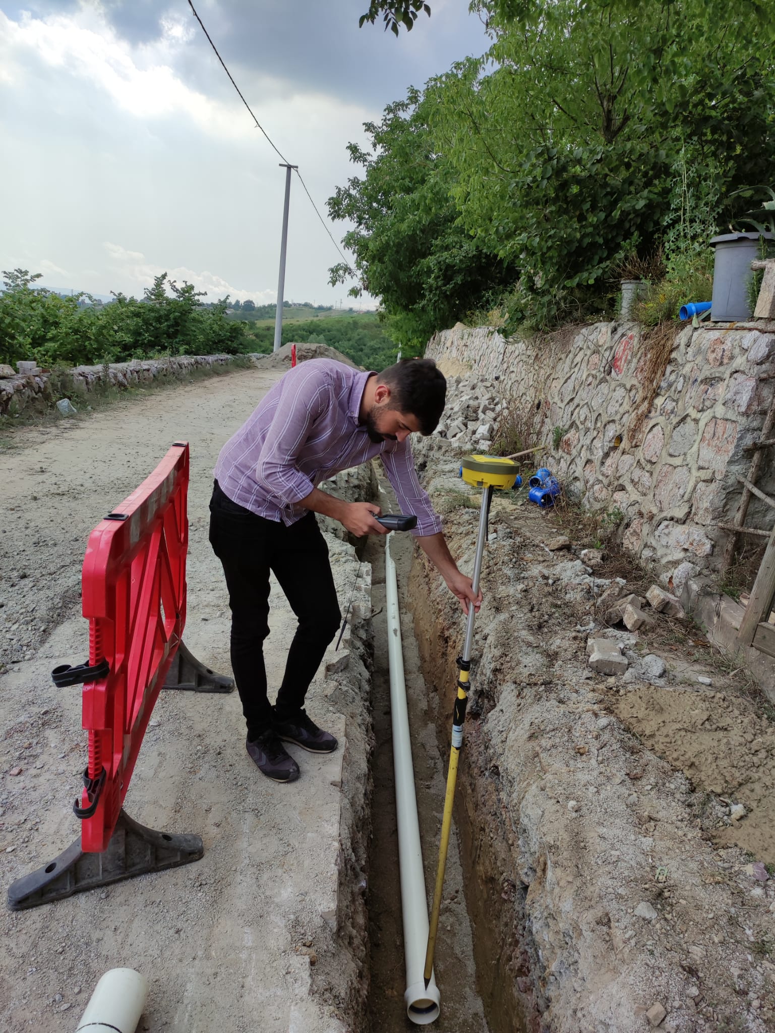 İZMİT’İN ÜÇ KIRSAL MAHALLESİ SAĞLIKLI ALTYAPIYA KAVUŞUYOR