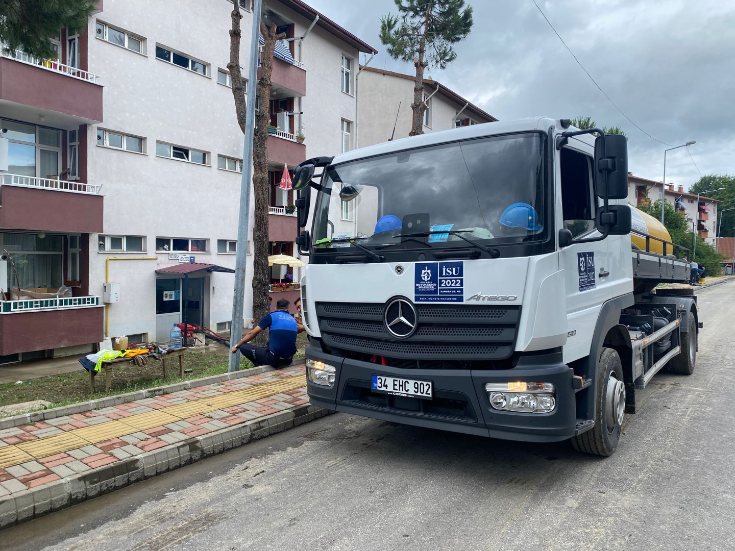 KOCAELİ BÜYÜKŞEHİR, BARTIN'DA SEL FELAKETİNİN YARALARININ YARALARINI SARIYOR