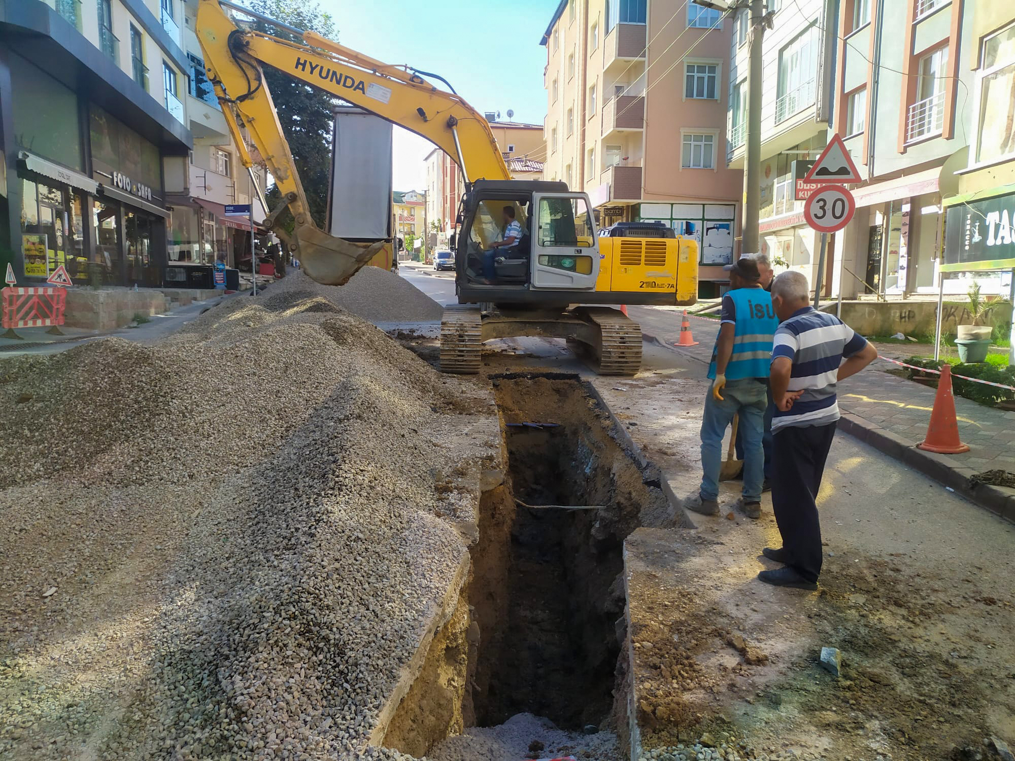 GEBZE İLÇESİNDE ALTYAPI HATLARI YENİLENİYOR