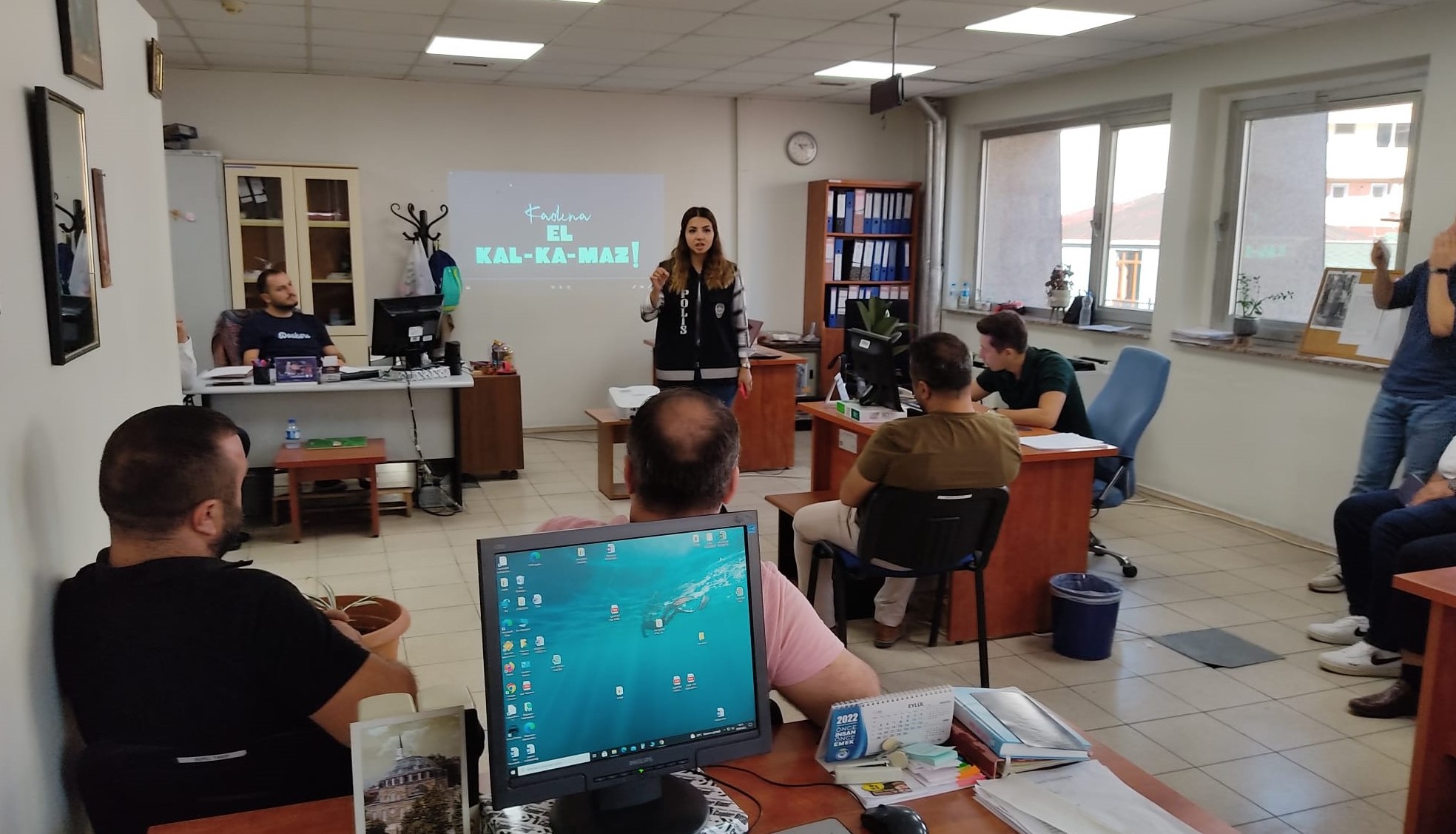 İSU ERKEK PERSONELİNE “KADINA EL KALKAMAZ” EĞİTİMİ