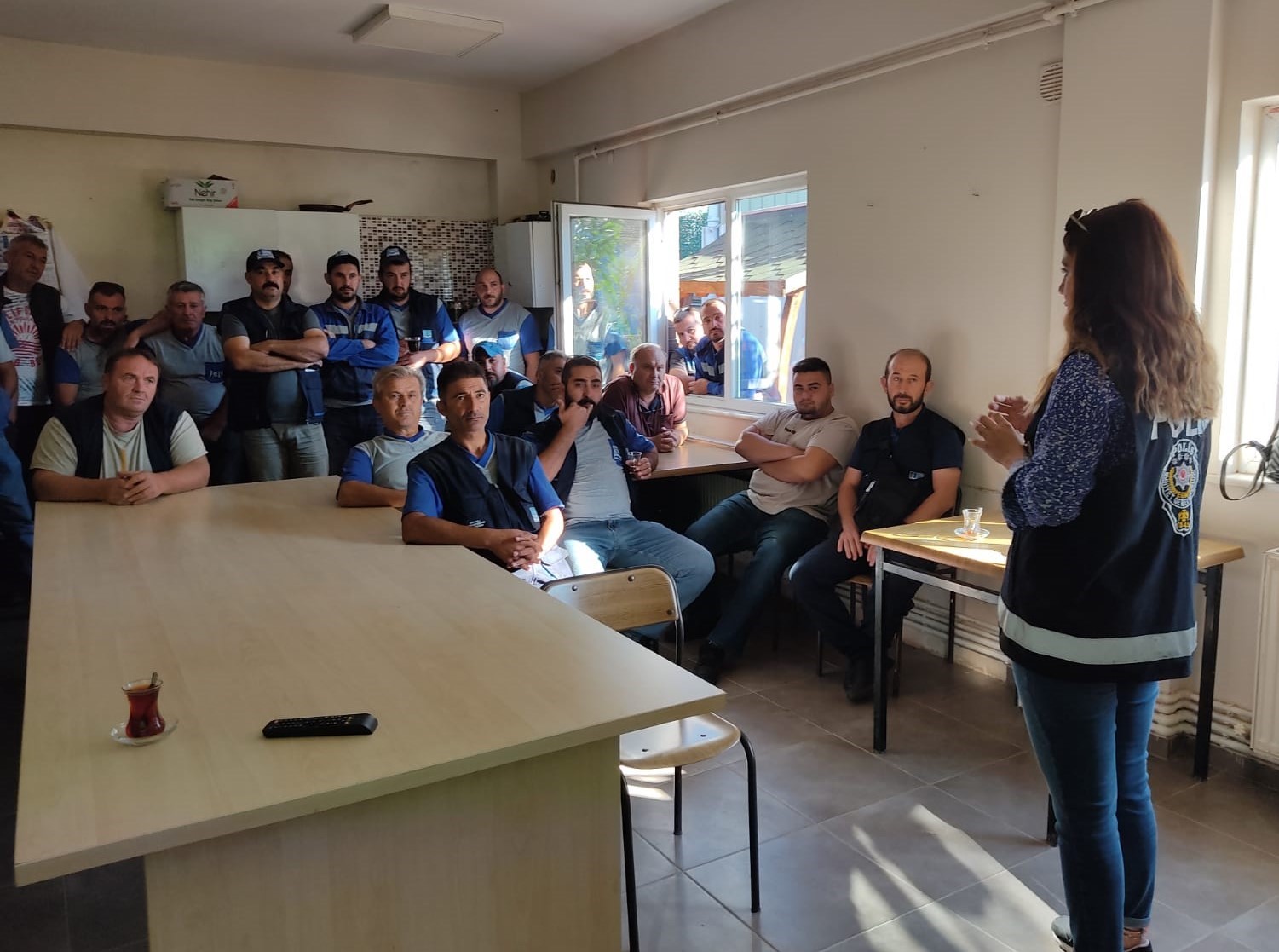 İSU ERKEK PERSONELİNE “KADINA EL KALKAMAZ” EĞİTİMİ