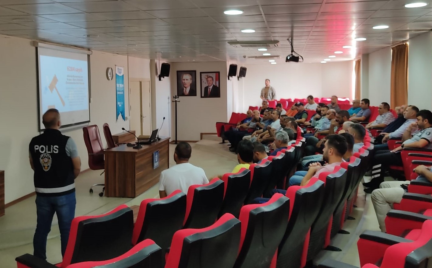 İSU ERKEK PERSONELİNE “KADINA EL KALKAMAZ” EĞİTİMİ