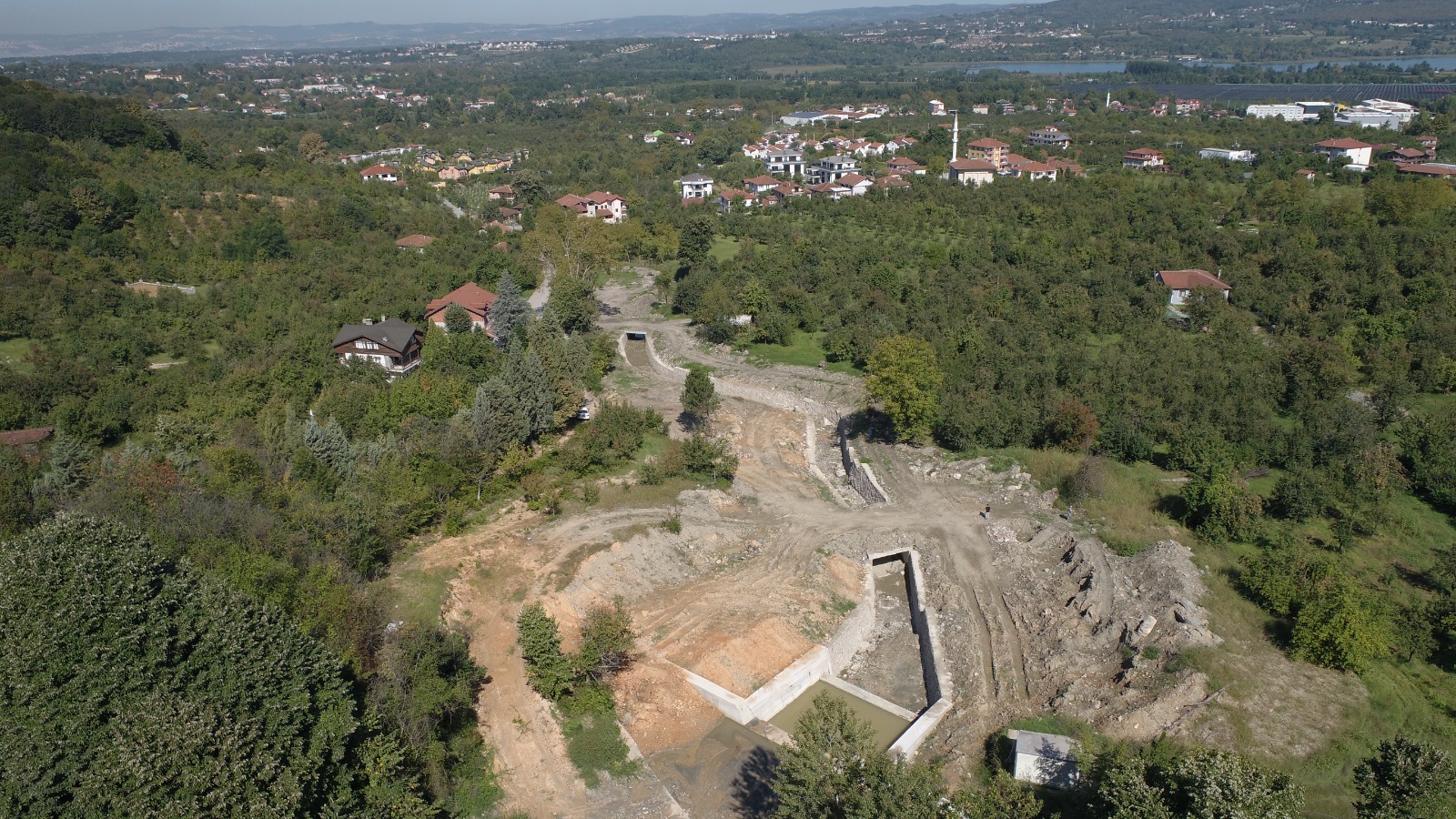 KARTEPE MAŞUKİYE’DE DERE ISLAHI ÇALIŞMALARI YAPILIYOR 