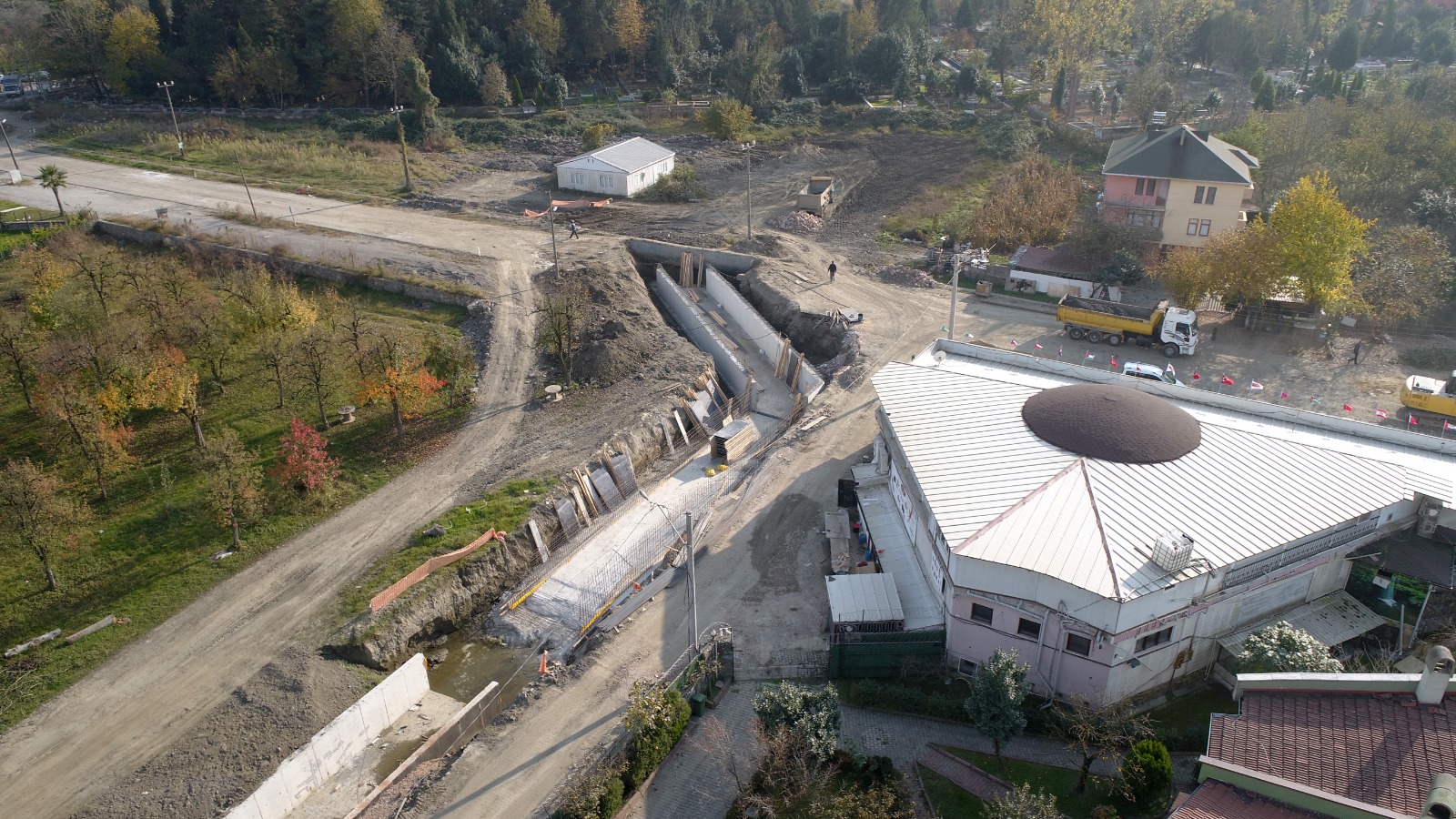 KARTEPE MAŞUKİYE’DE DERE ISLAHI ÇALIŞMALARI YAPILIYOR 