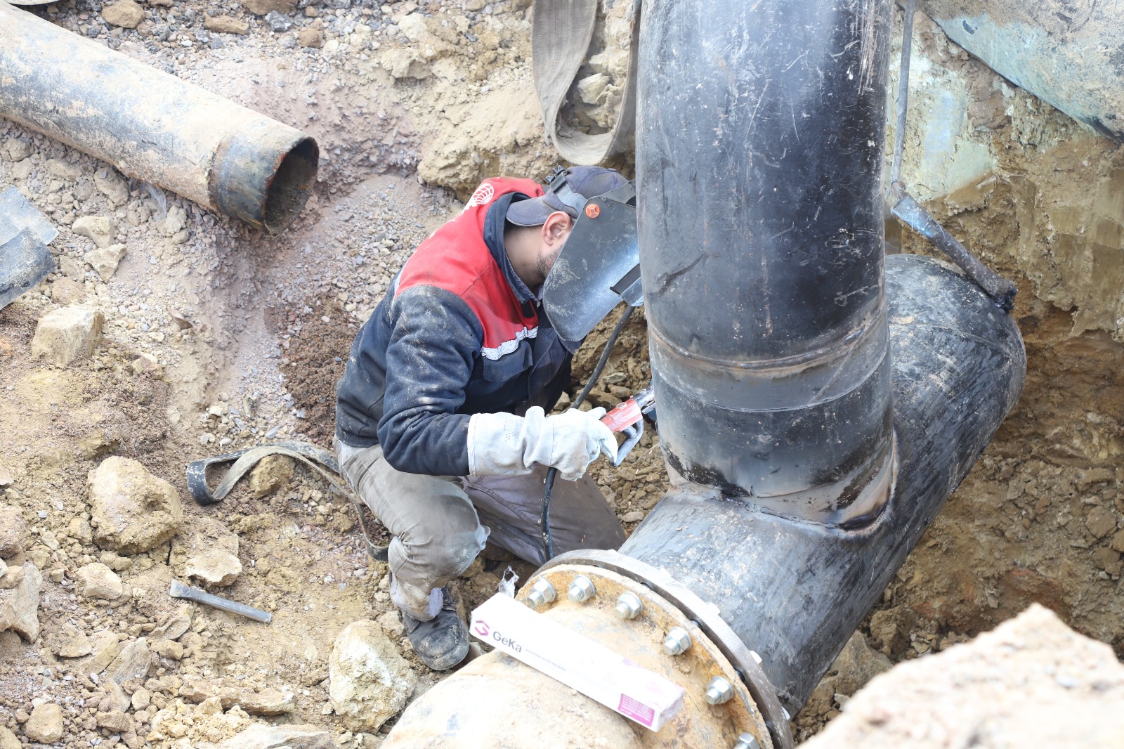 DARICA’DA DÖRT KOLDAN İÇME SUYU BAĞLANTI ÇALIŞMASI