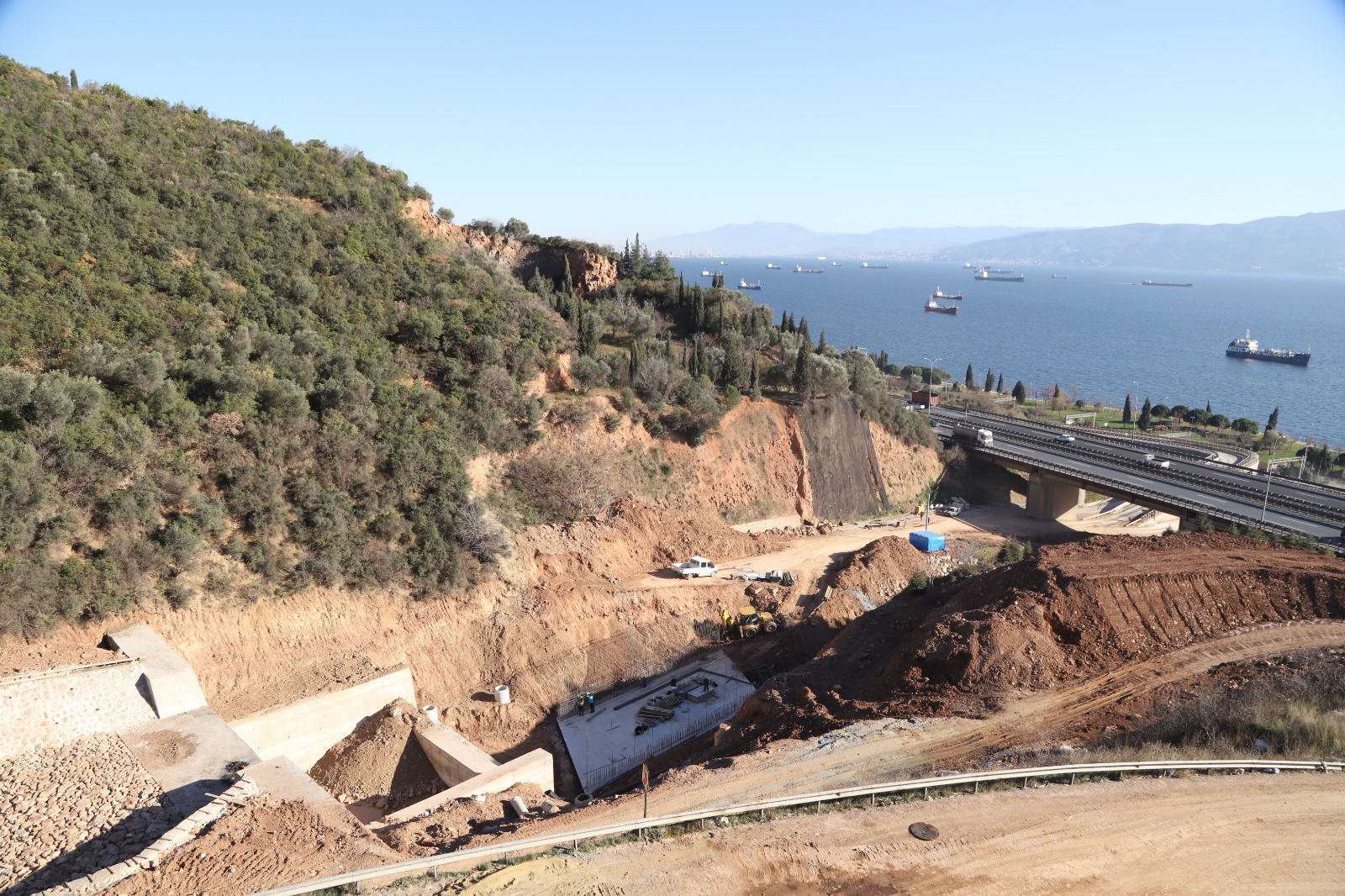 HEREKE KÖYİÇİ DERESİ ISLAH ÇALIŞMALARINDA SON AŞAMAYA GELİNDİ