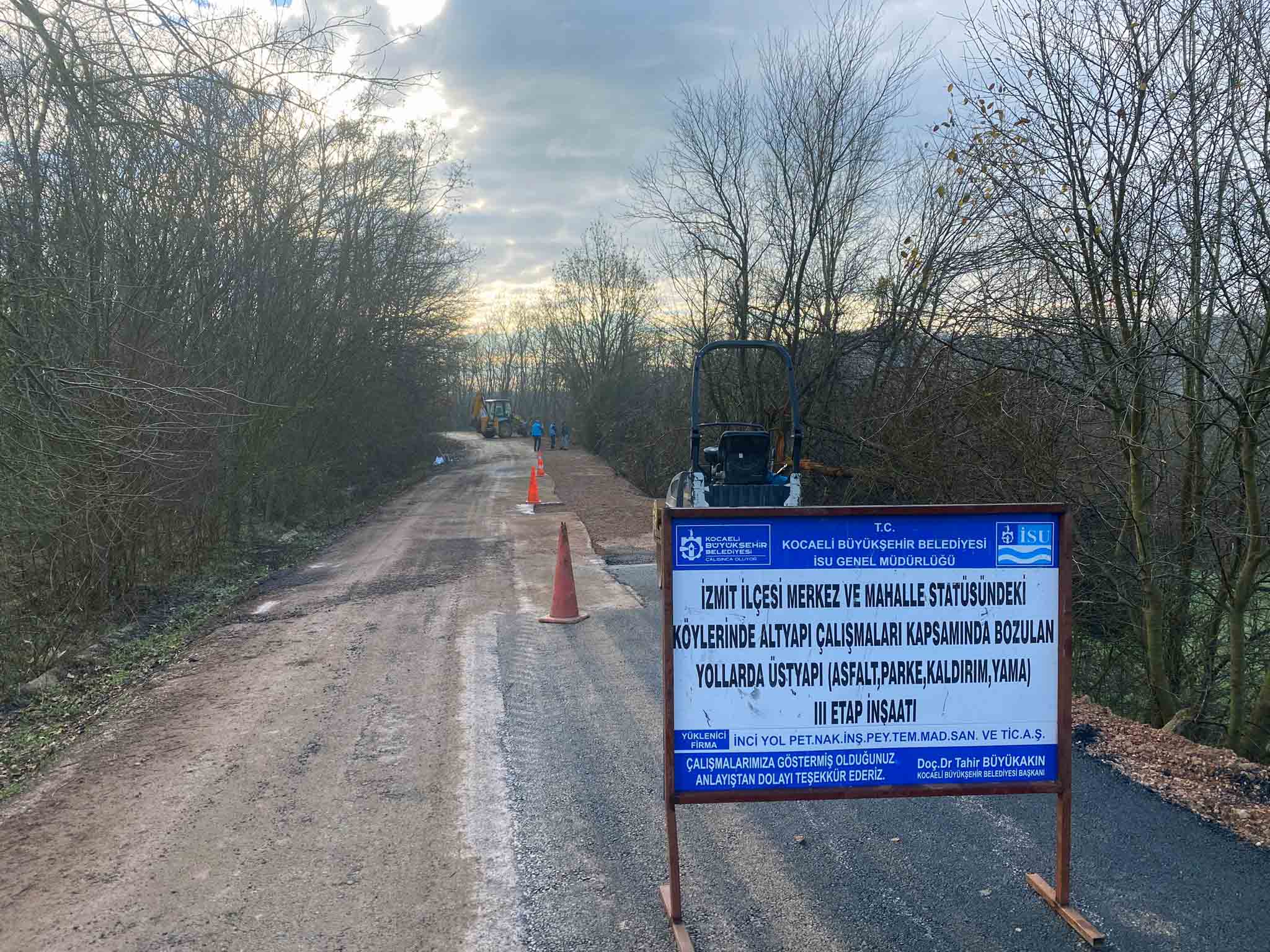 İZMİT’İN KIRSAL MAHALLELERİNDE ÜSTYAPI ÇALIŞMALARI YAPILIYOR