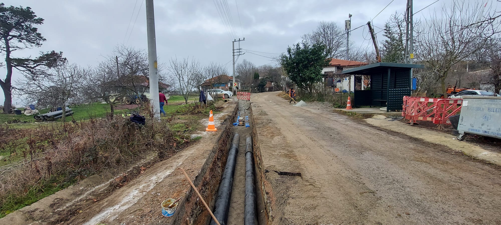 KANDIRA’NIN KIRSAL BÖLGELERİNDE YENİ DEPOLAR YAPILIYOR