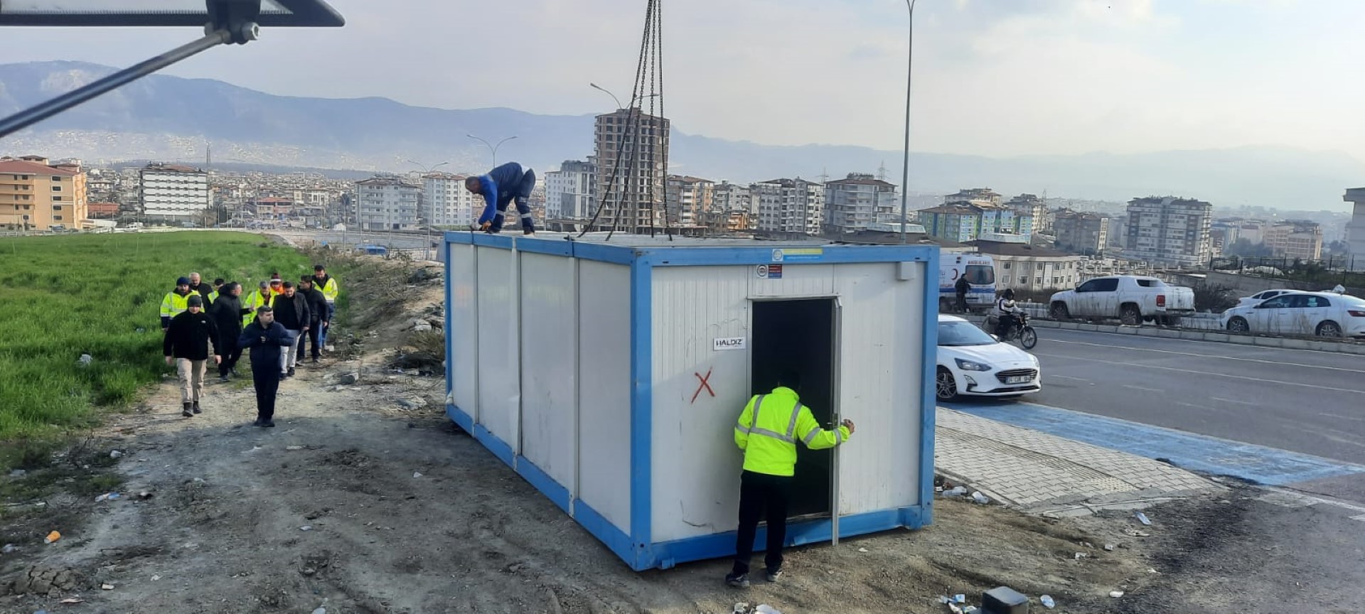 HATAY DEFNE’YE ÇADIR KENT KURULMAYA BAŞLANDI
