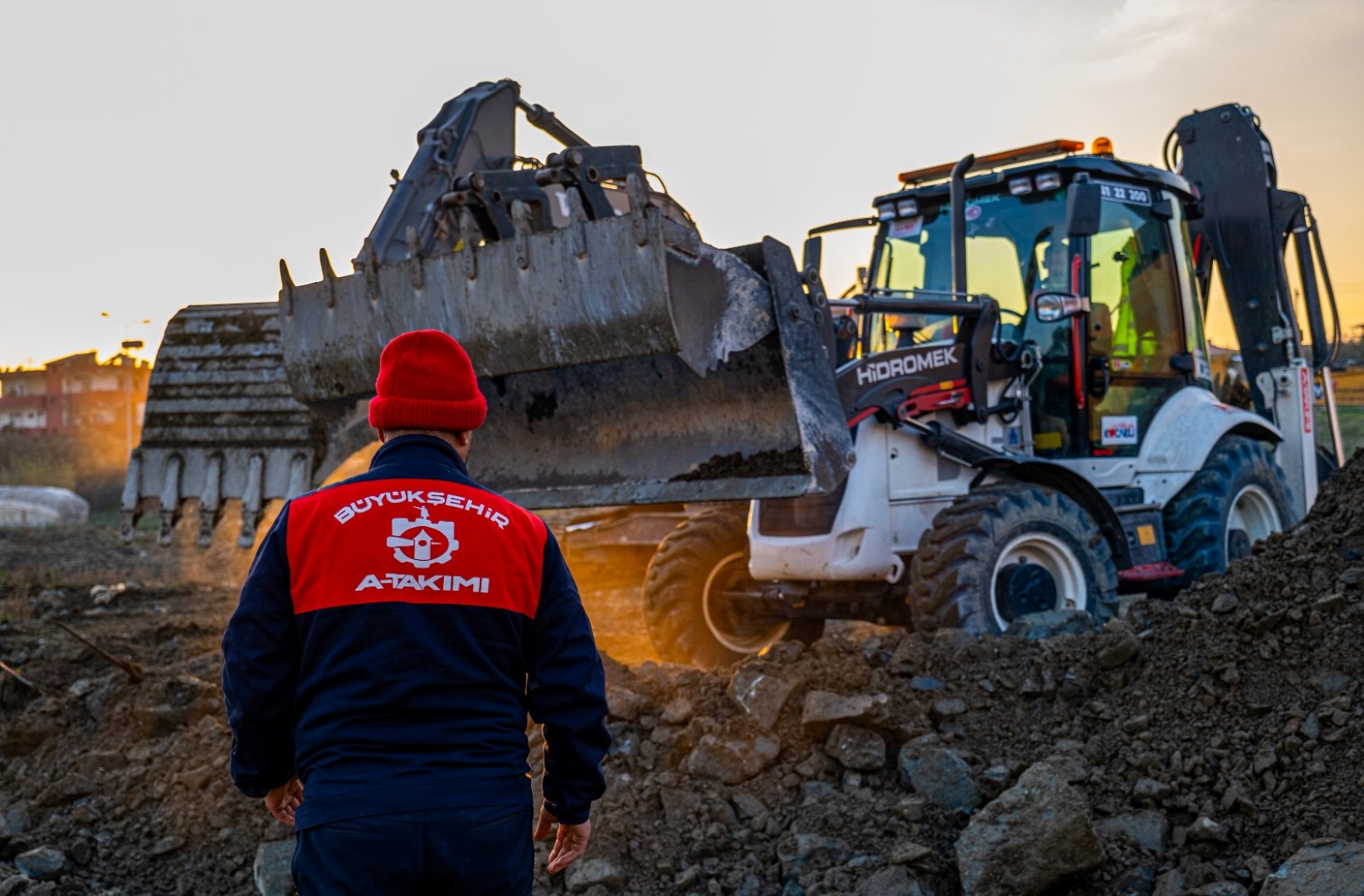 HATAY DEFNE’YE ÇADIR KENT KURULMAYA BAŞLANDI