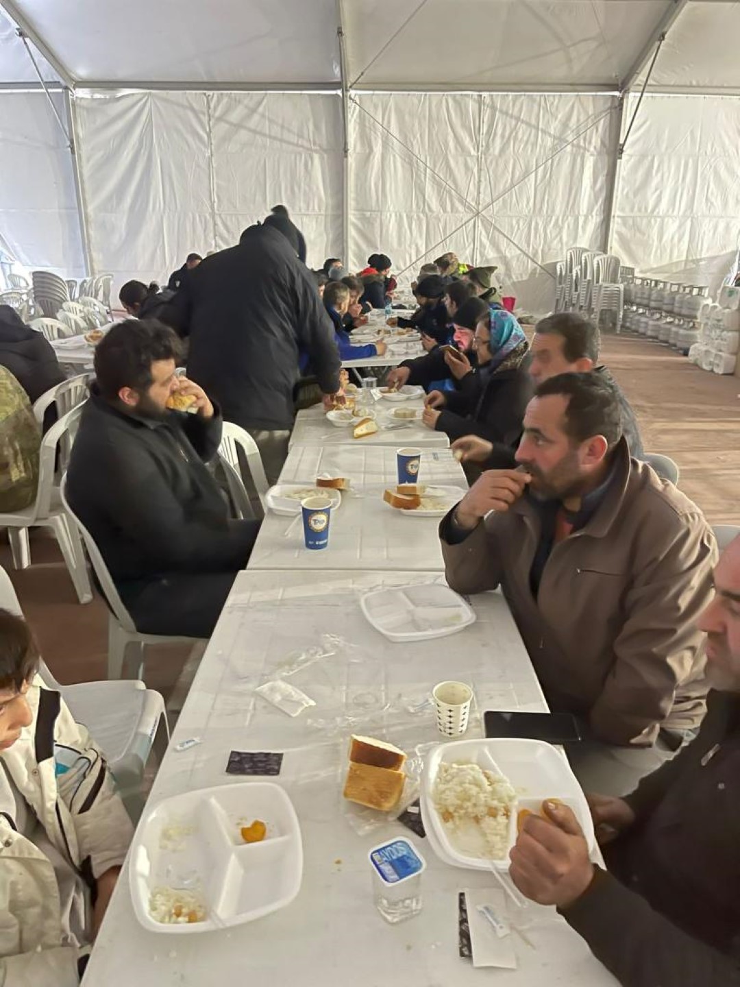 HATAY DEFNE’YE ÇADIR KENT KURULMAYA BAŞLANDI