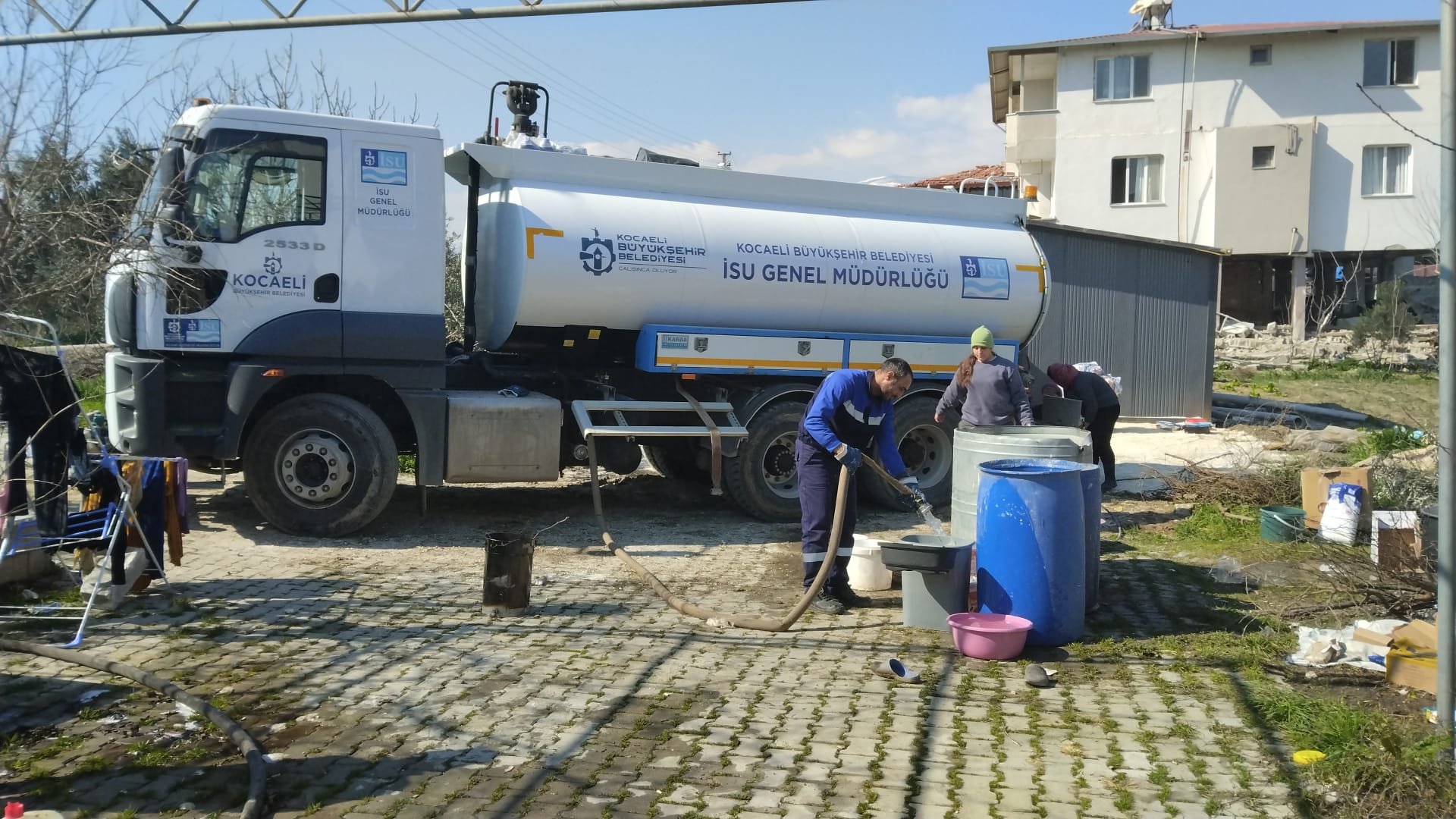 İSU, 27 EKİP VE 68 PERSONEL İLE DEPREM BÖLGESİNDE