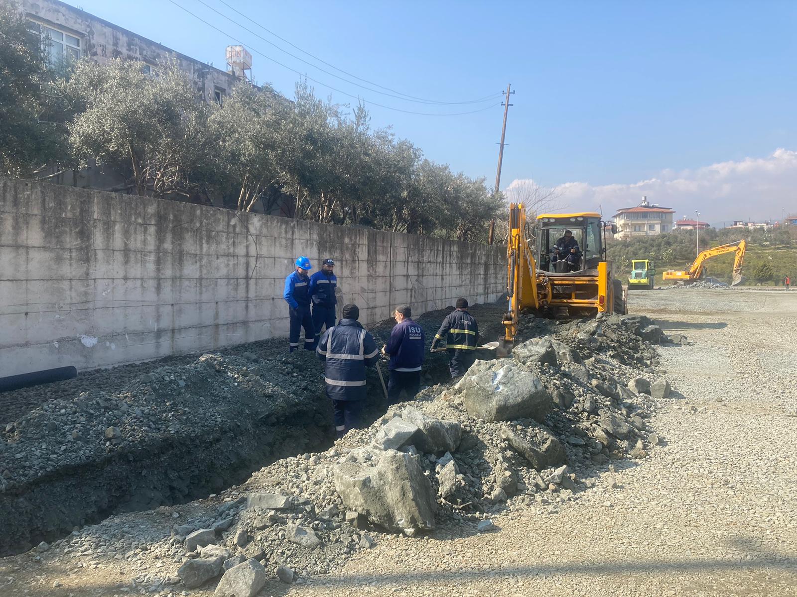 İSU, 27 EKİP VE 68 PERSONEL İLE DEPREM BÖLGESİNDE
