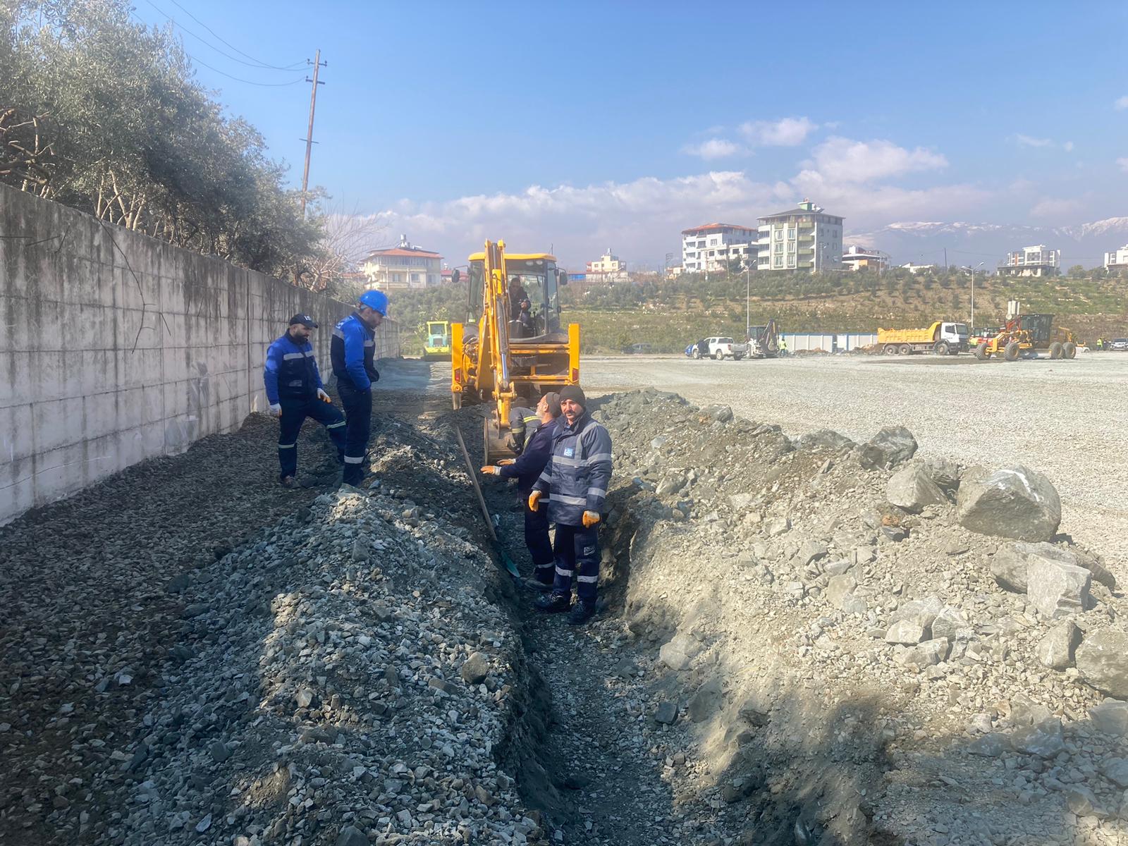 İSU, 27 EKİP VE 68 PERSONEL İLE DEPREM BÖLGESİNDE