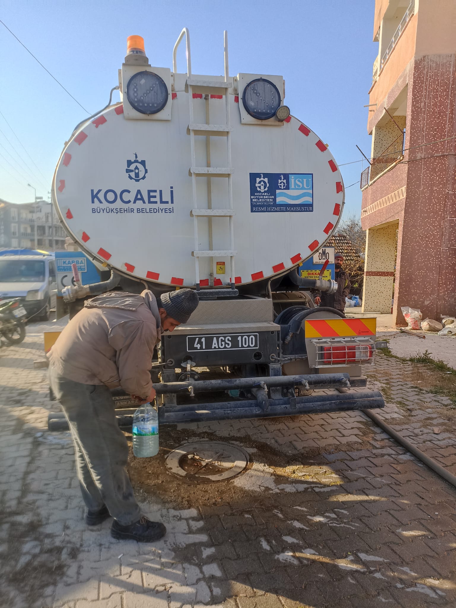 İSU, 27 EKİP VE 68 PERSONEL İLE DEPREM BÖLGESİNDE