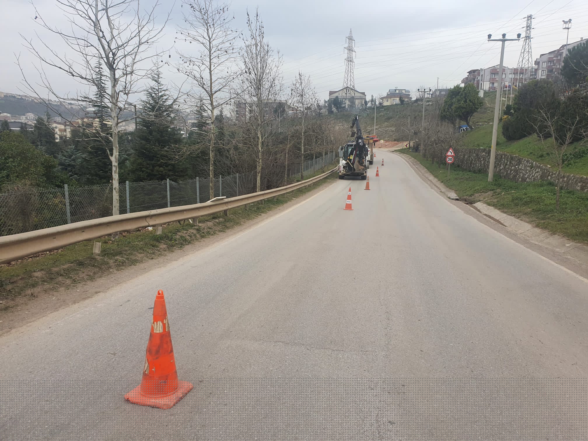 İZMİT YEŞİLOVA KÖPRÜLÜ KAVŞAK PROJESİ KAPSAMINDA  ALTYAPI ÇALIŞMALARI BAŞLADI