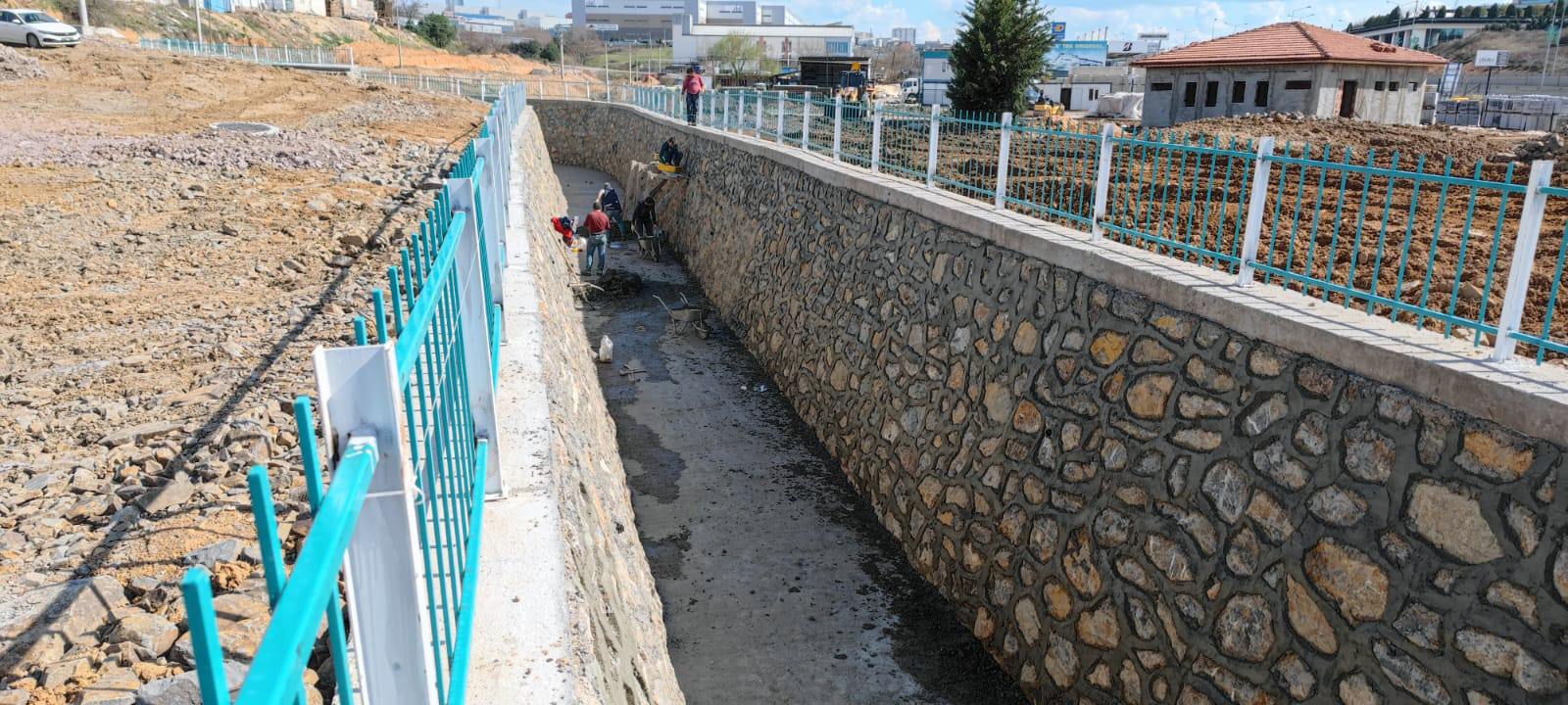 ÇAYIROVA ŞEKERPINAR BİLİM PARKI İÇİNDE BULUNAN  ÇORÇOR DERESİ ISLAH EDİLDİ