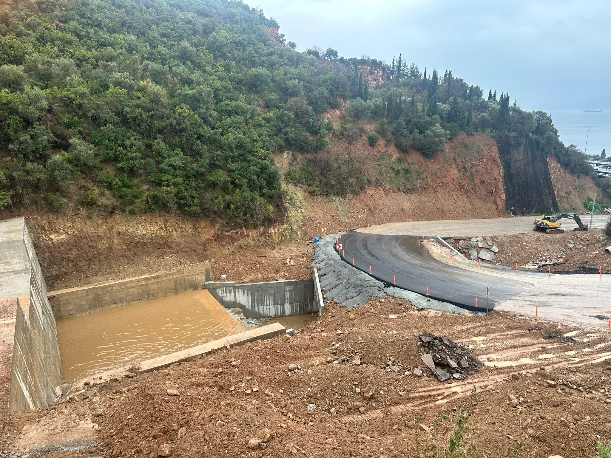 HEREKE KÖYİÇİ DERESİNDE ISLAH ÇALIŞMALARI TAMAMLANDI