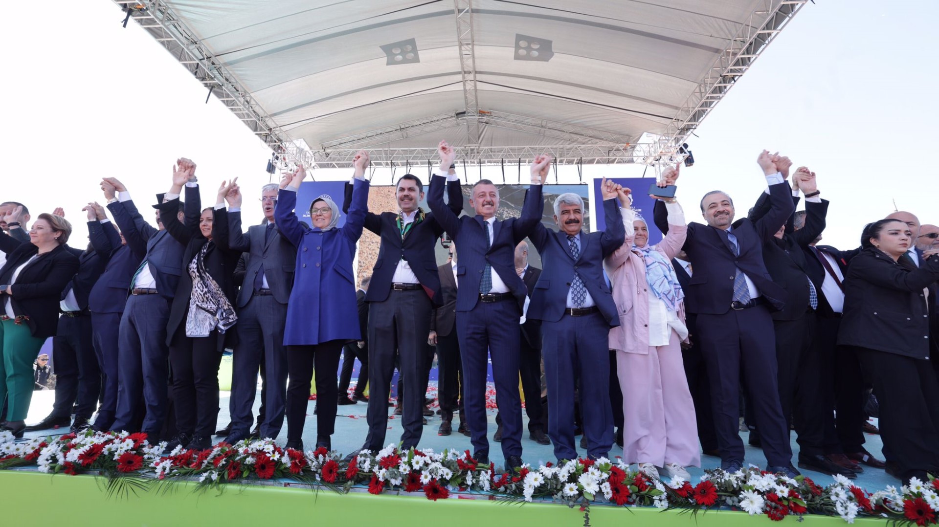 İZMİT KÖRFEZİ’NDE DİPTEN DİRİLİŞ BAŞLADI
