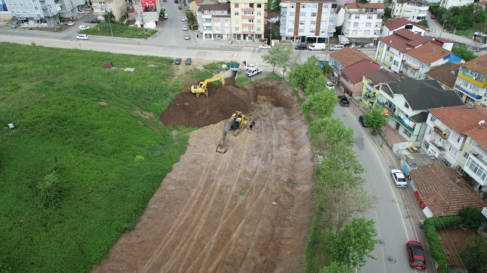 DERİNCE’DE DERE ISLAH ÇALIŞMASI YAPILIYOR