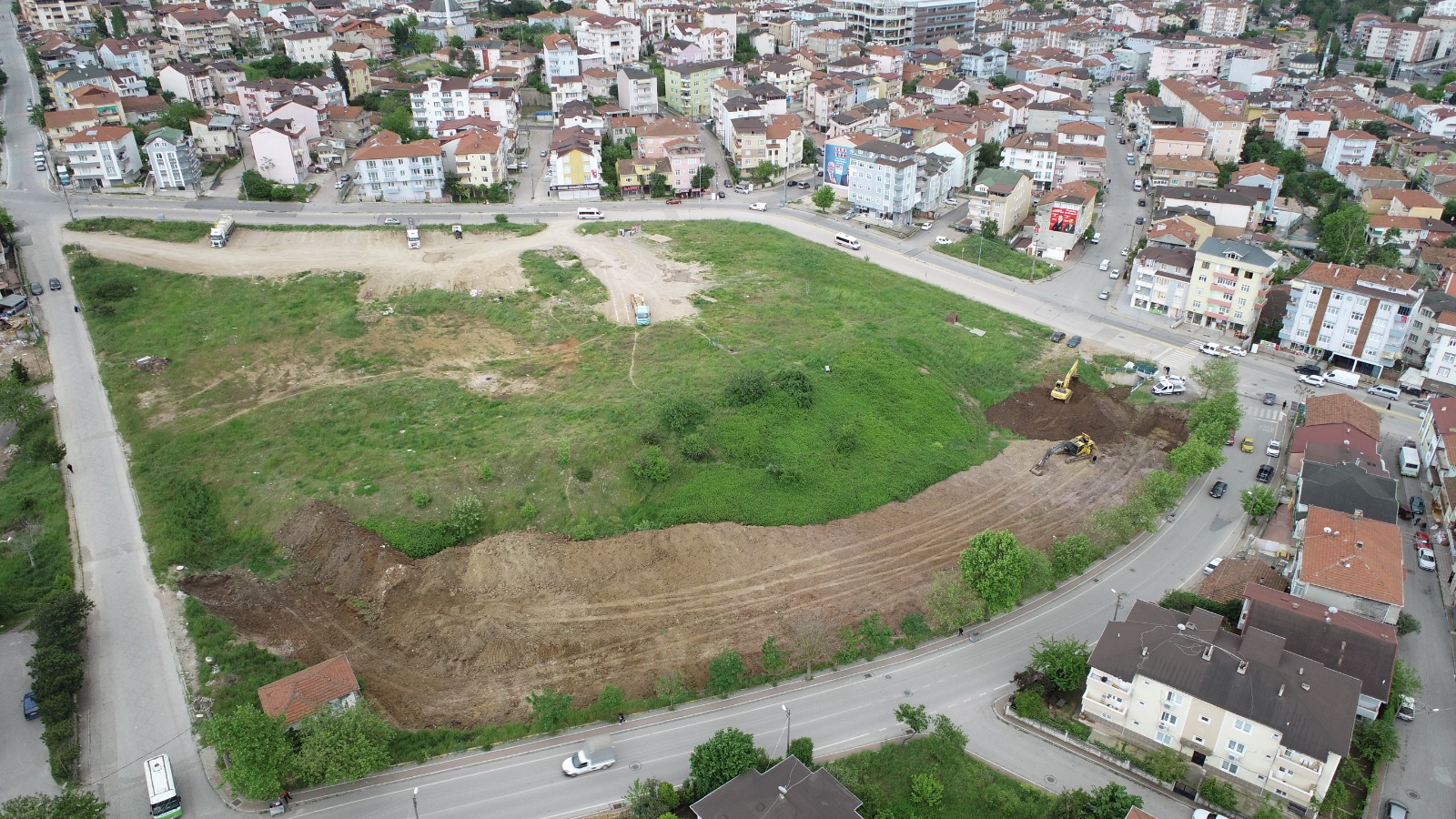 DERİNCE’DE DERE ISLAH ÇALIŞMASI YAPILIYOR