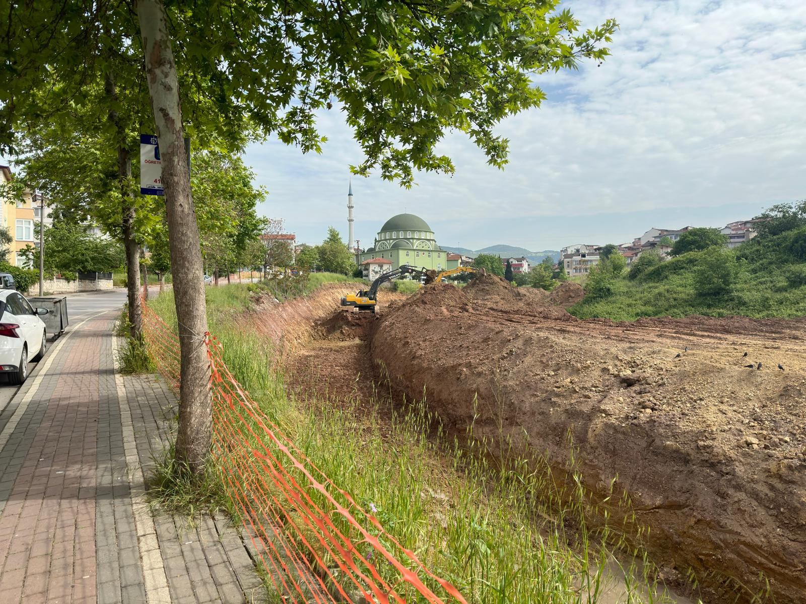 DERİNCE’DE DERE ISLAH ÇALIŞMASI YAPILIYOR