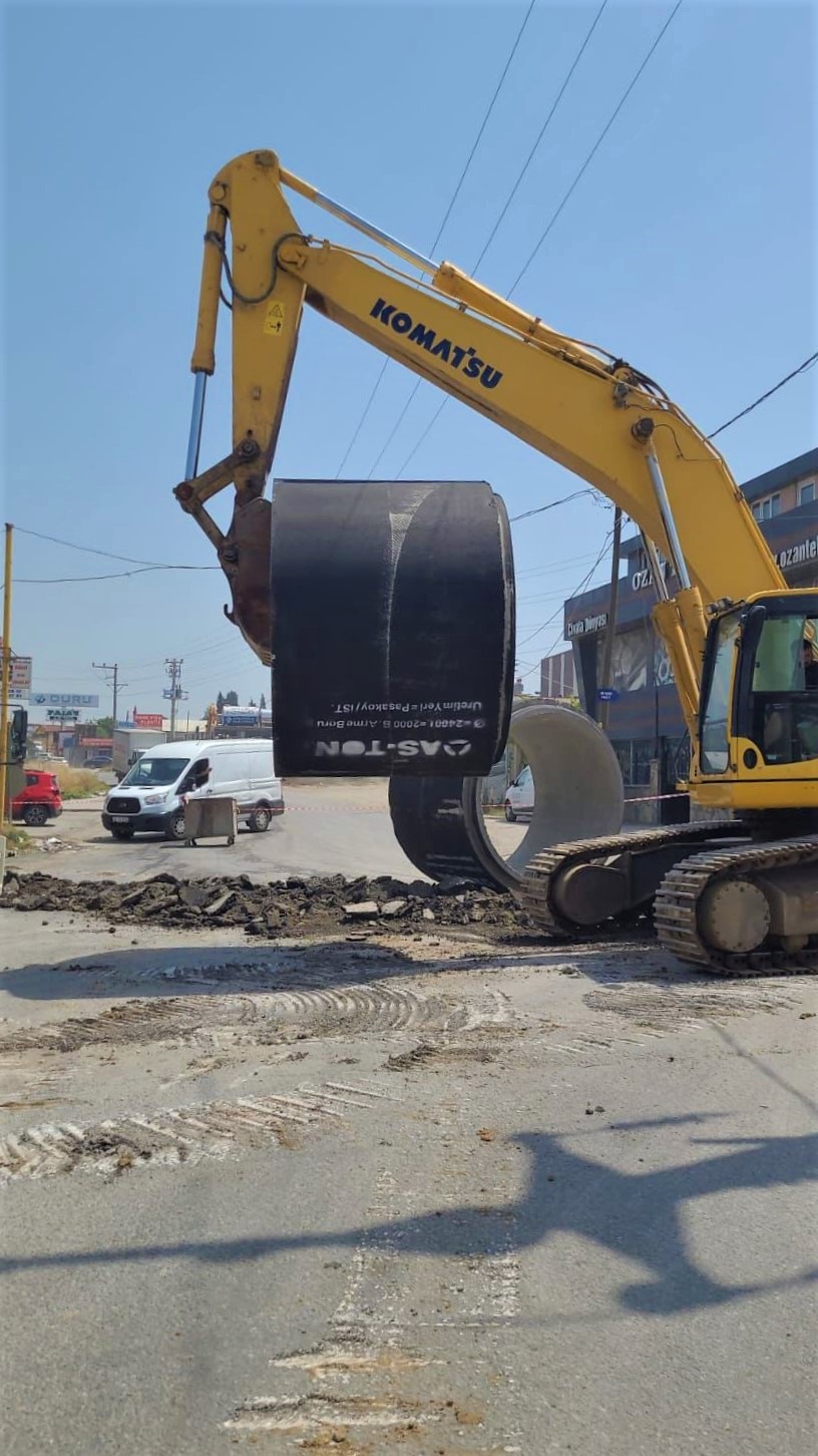 GEBZE BALÇIK MAHALLESİ’NDE DEV BORULAR İLE YAĞMUR SUYU HATTI ÇALIŞMASI