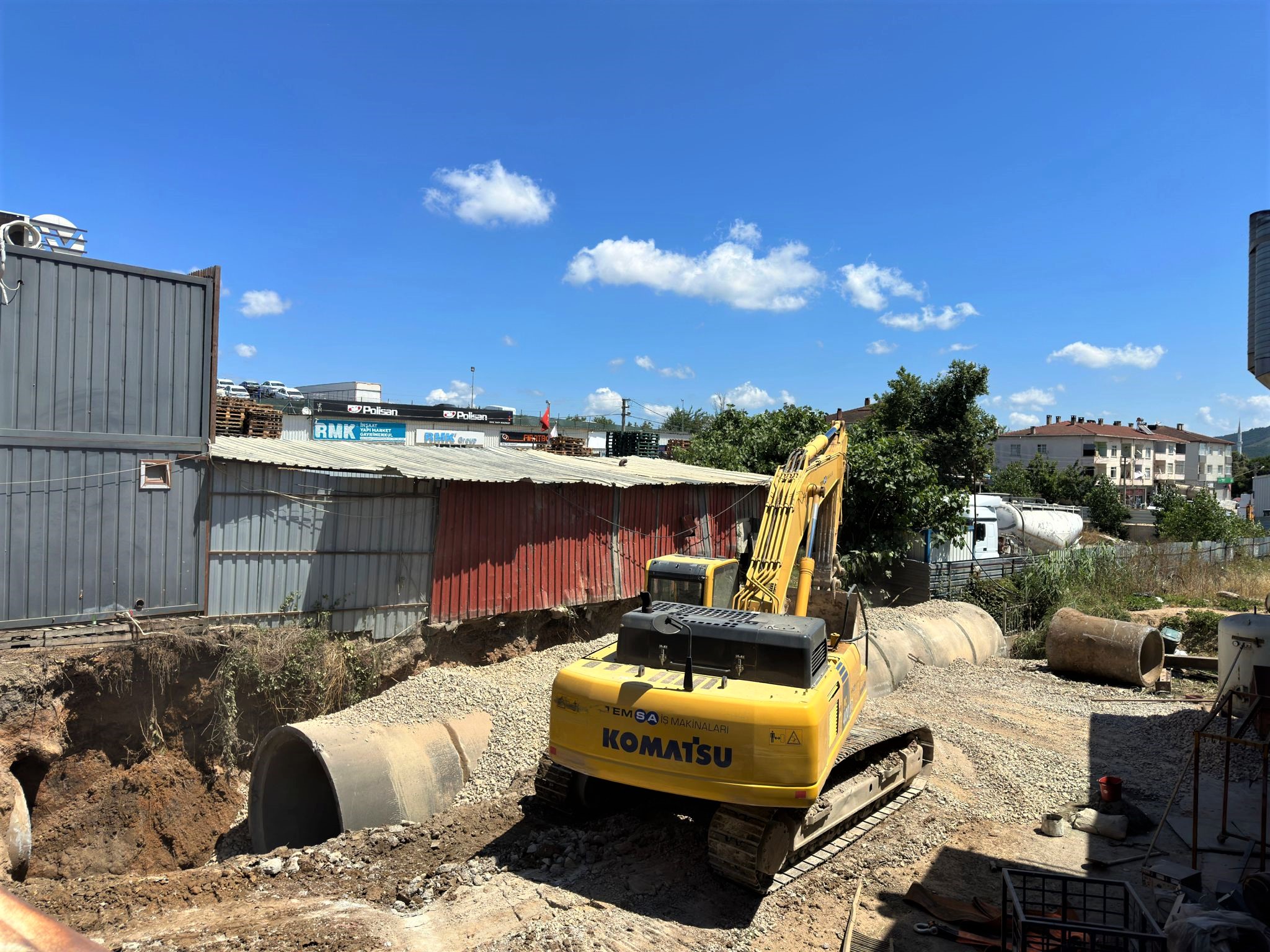 GEBZE BALÇIK MAHALLESİ’NDE DEV BORULAR İLE YAĞMUR SUYU HATTI ÇALIŞMASI