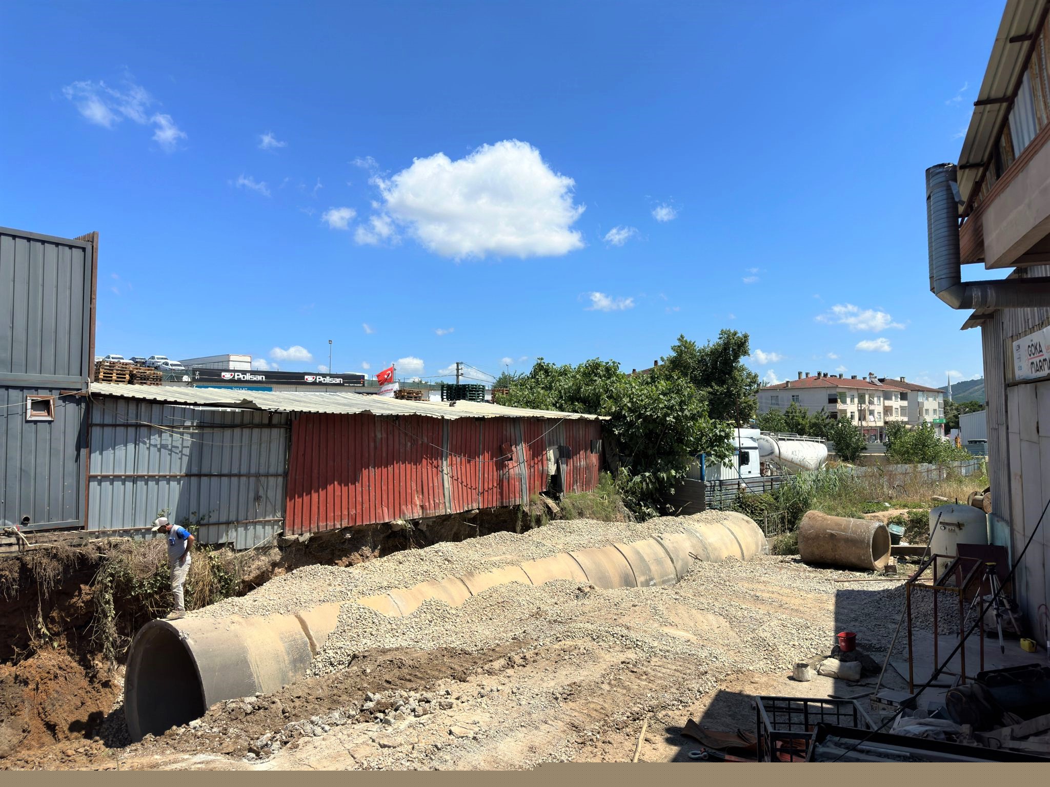 GEBZE BALÇIK MAHALLESİ’NDE DEV BORULAR İLE YAĞMUR SUYU HATTI ÇALIŞMASI