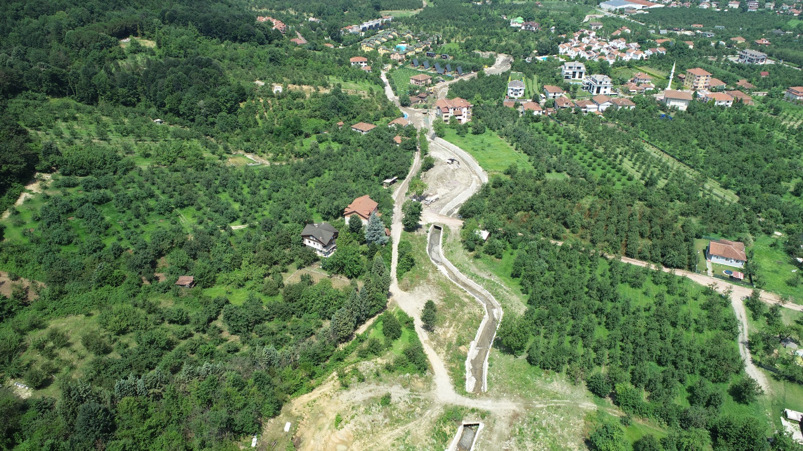 İSU, MAŞUKİYE DAĞ DERESİNİ ISLAH EDİYOR