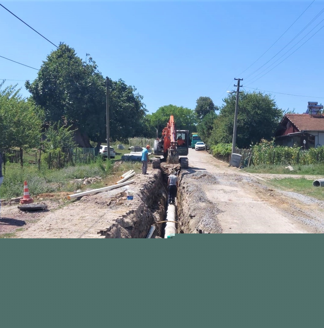 İSU, İZMİT KURTDERE MAHALLESİ’NE  YENİ İÇME SUYU VE KANALİZASYON HATTI YAPIYOR
