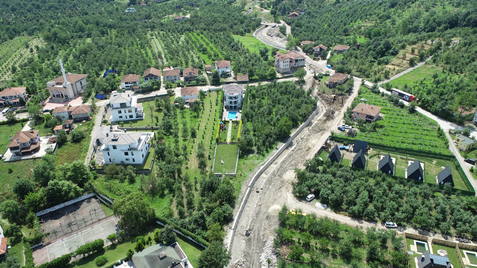 KARTEPE’DE ALTYAPI ÇALIŞMALARI SON SÜRAT DEVAM EDİYOR