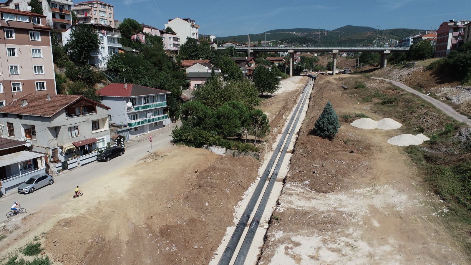 DERİNCE KÖPRÜLÜ KAVŞAK ÇALIŞMALARI KAPSAMINDA  ALTYAPI HATLARI DEPLASE EDİLİYOR