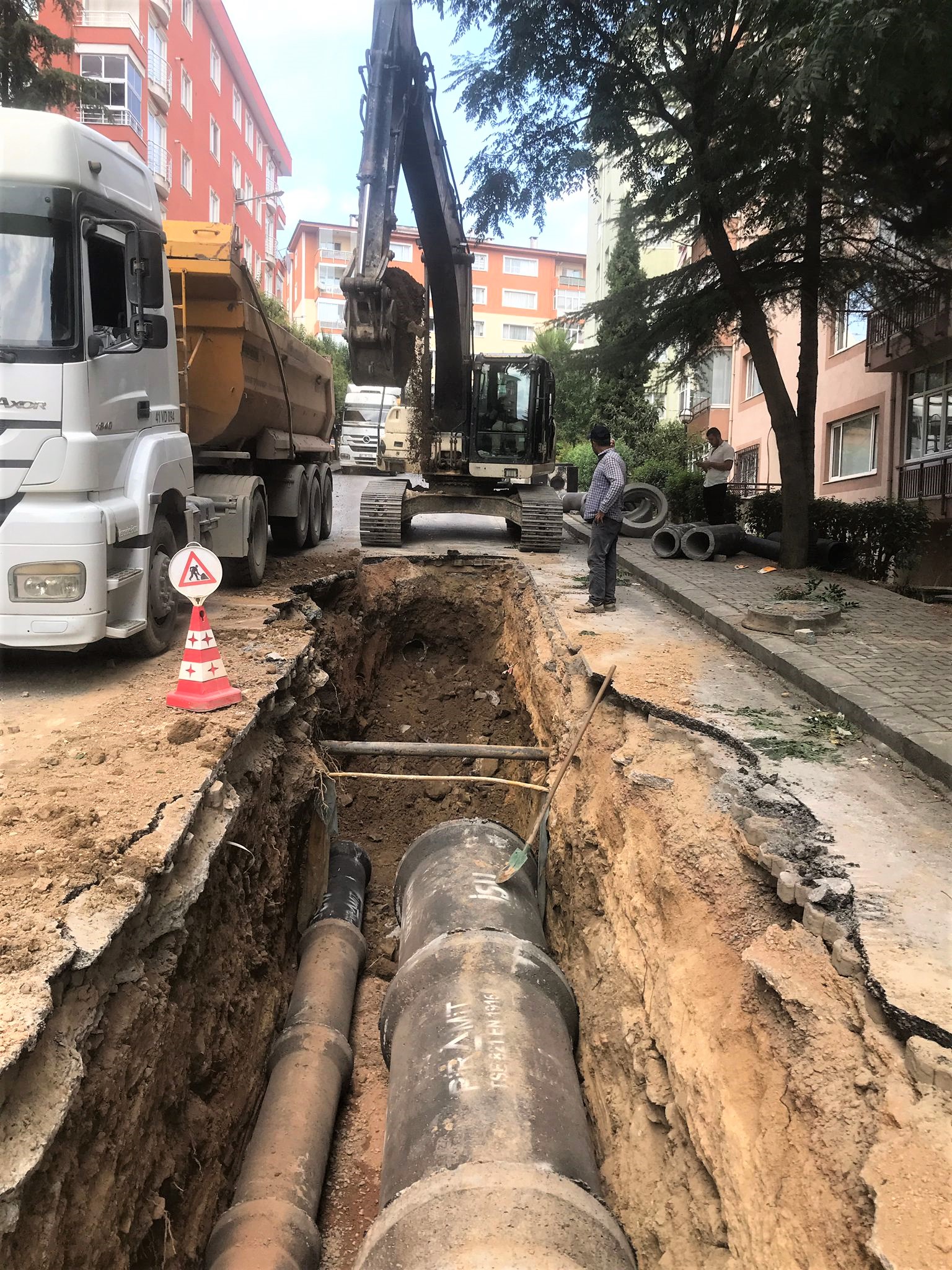 GEBZE KÖŞKLÜÇEŞME MAHALLESİ’NE YENİ ALTYAPI HATLARI YAPILIYOR