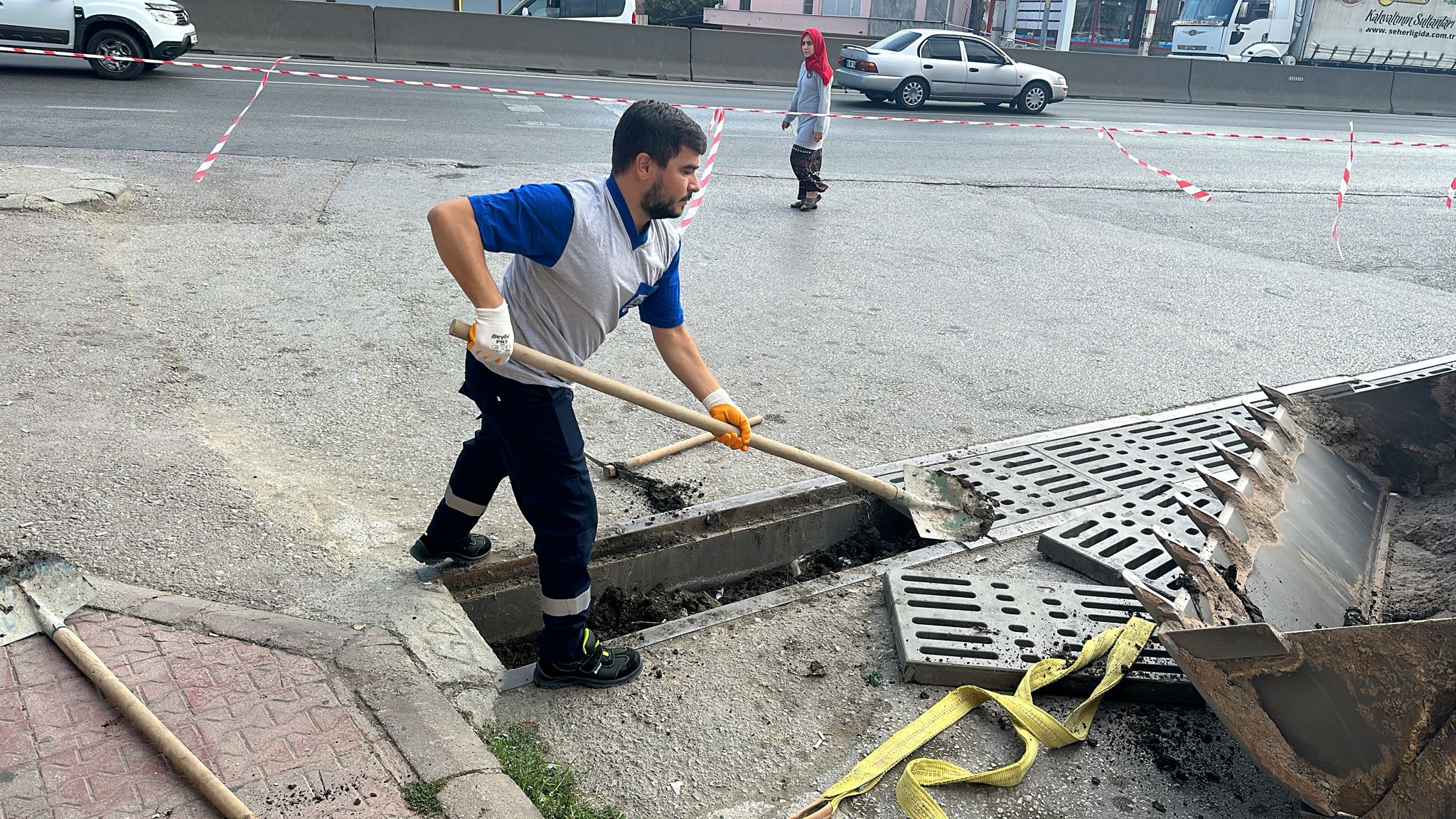 İSU SAĞANAK YAĞIŞ UYARISI SONRASI TÜM EKİPLERİ İLE TEYAKKUZA GEÇTİ