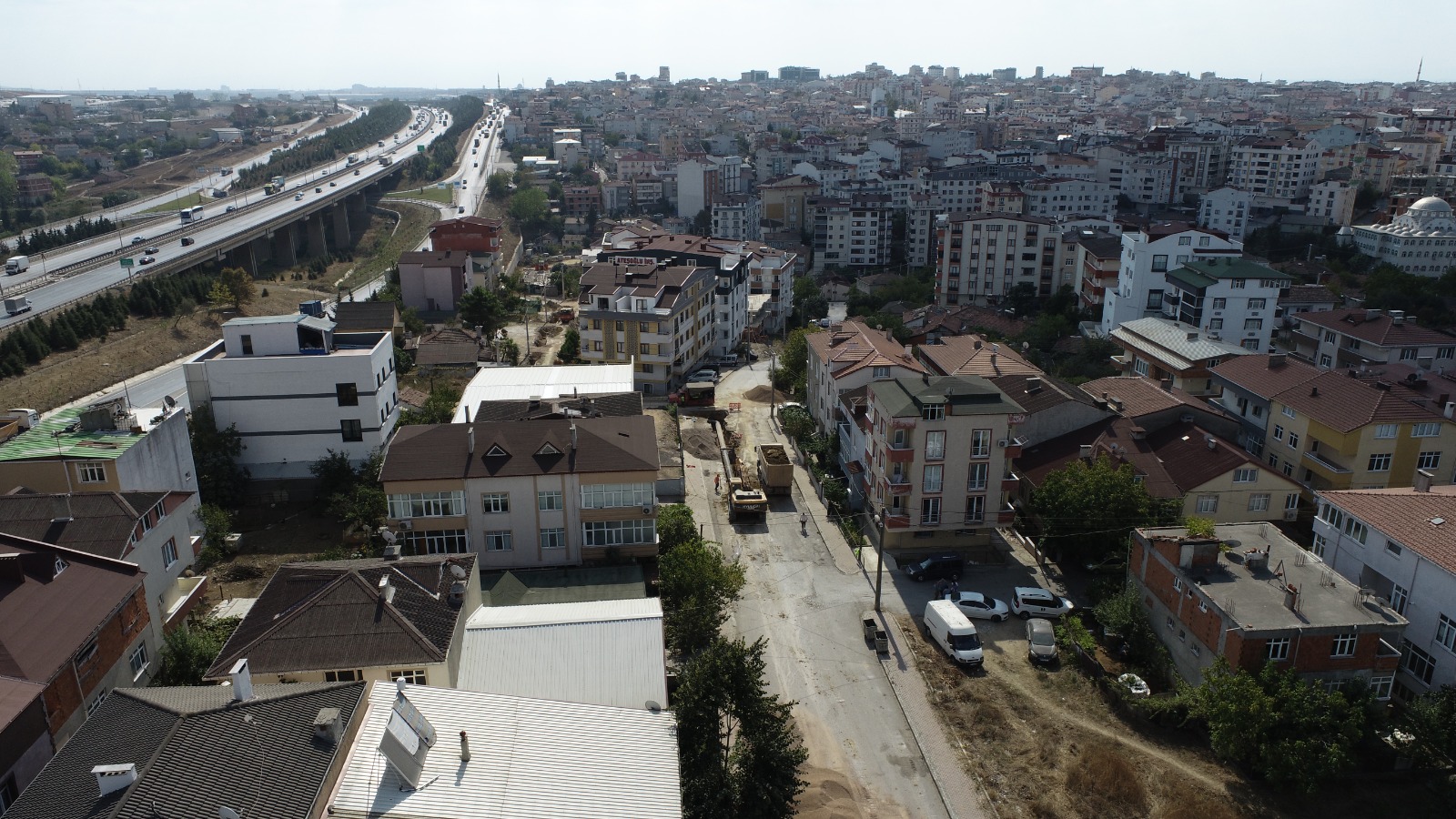 GEBZE KİRAZPINAR MAHALLESİ’NE ÇELİK BORULAR KULLANILARAK İÇME SUYU HATLARI YAPILIYOR