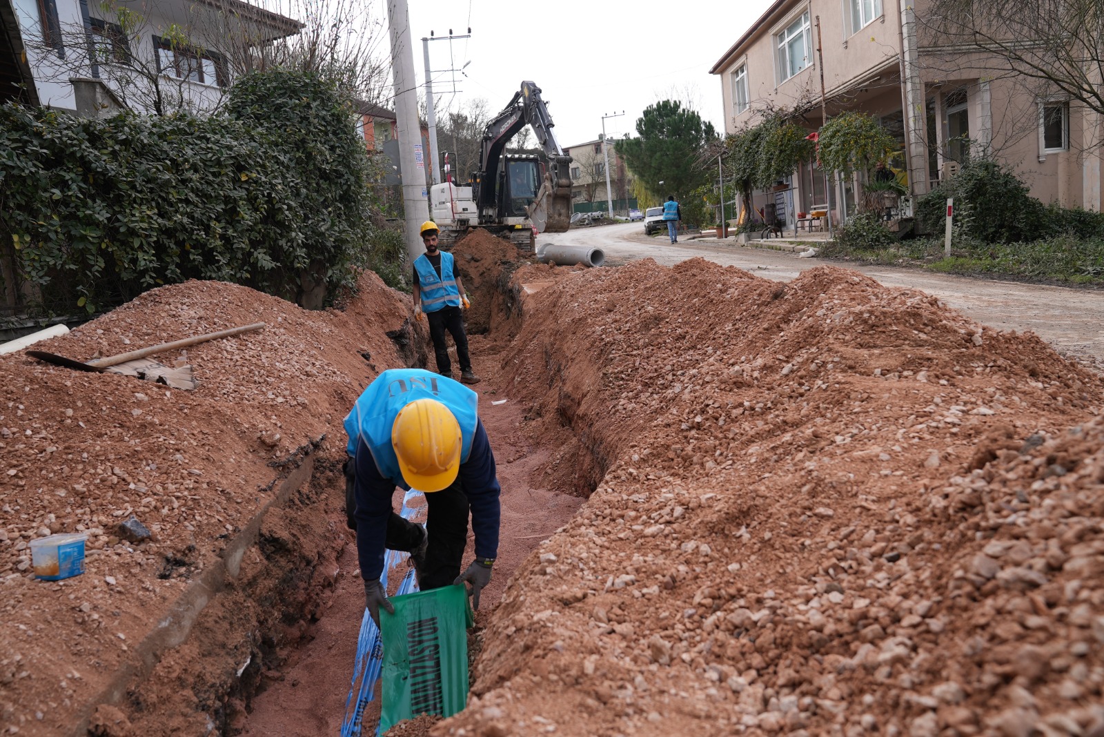 KÖRFEZ KARAYAKUPLU MAHALLESİ’NE YENİ İÇME SUYU VE KANAL HATTI