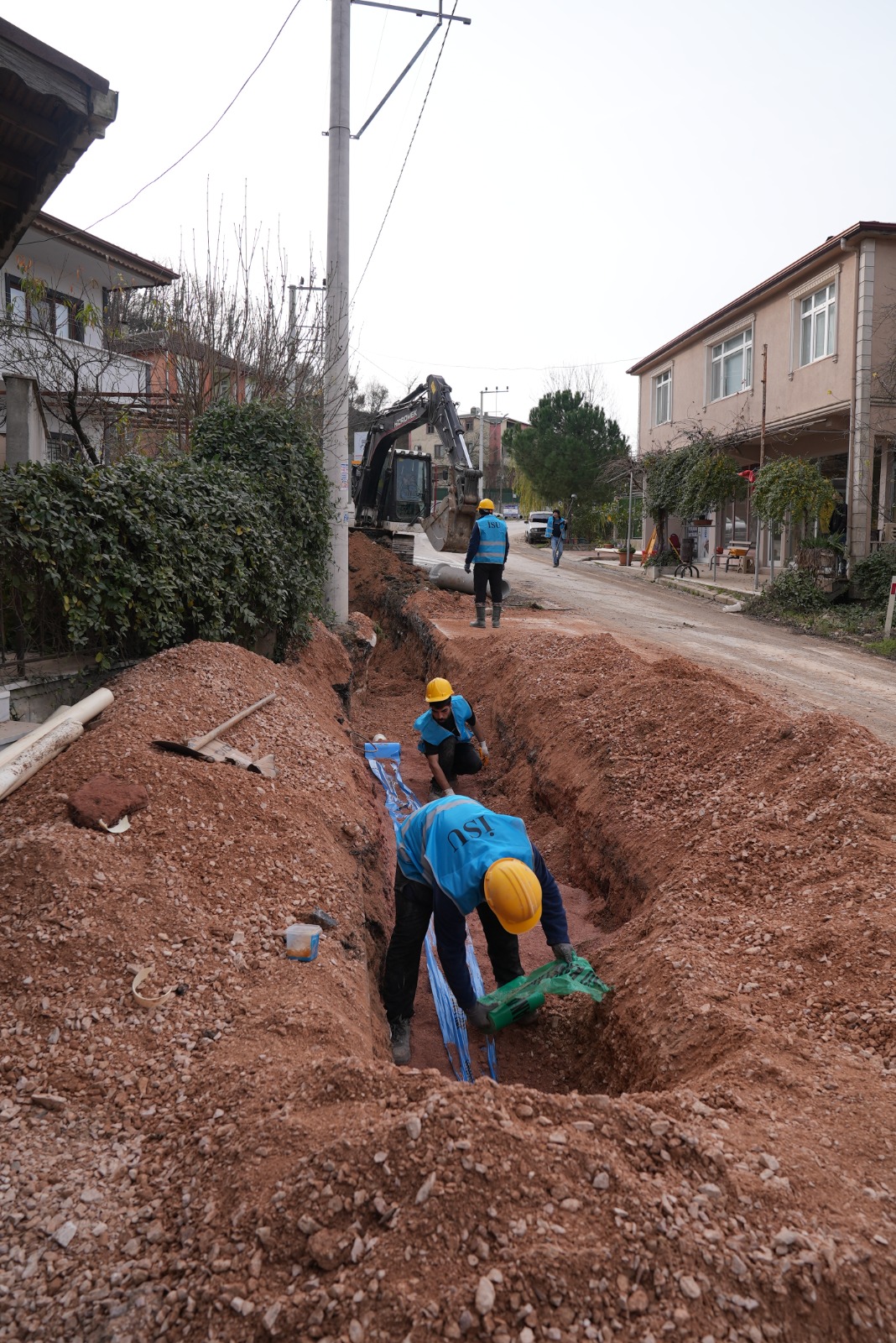 KÖRFEZ KARAYAKUPLU MAHALLESİ’NE YENİ İÇME SUYU VE KANAL HATTI
