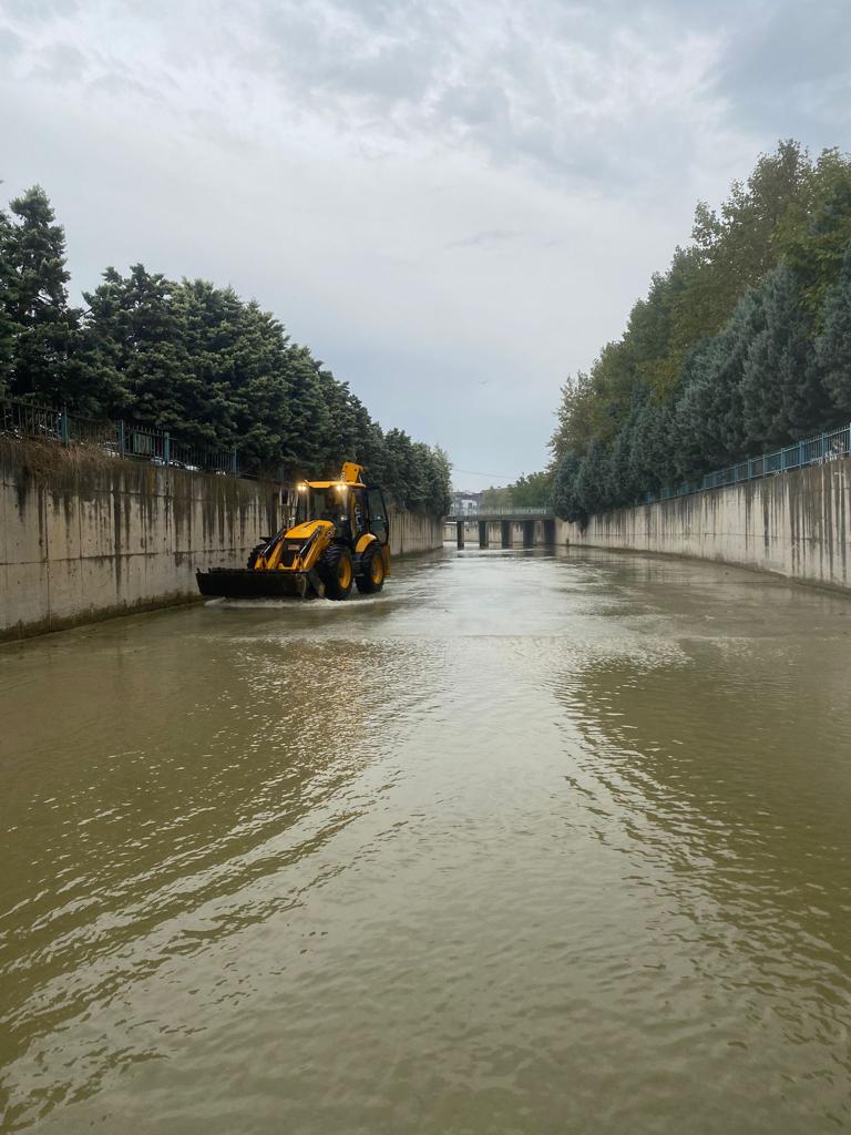 KOCAELİ’DE 2023 YILINDA 320 BİN 950 METRE DERE TEMİZLENDİ