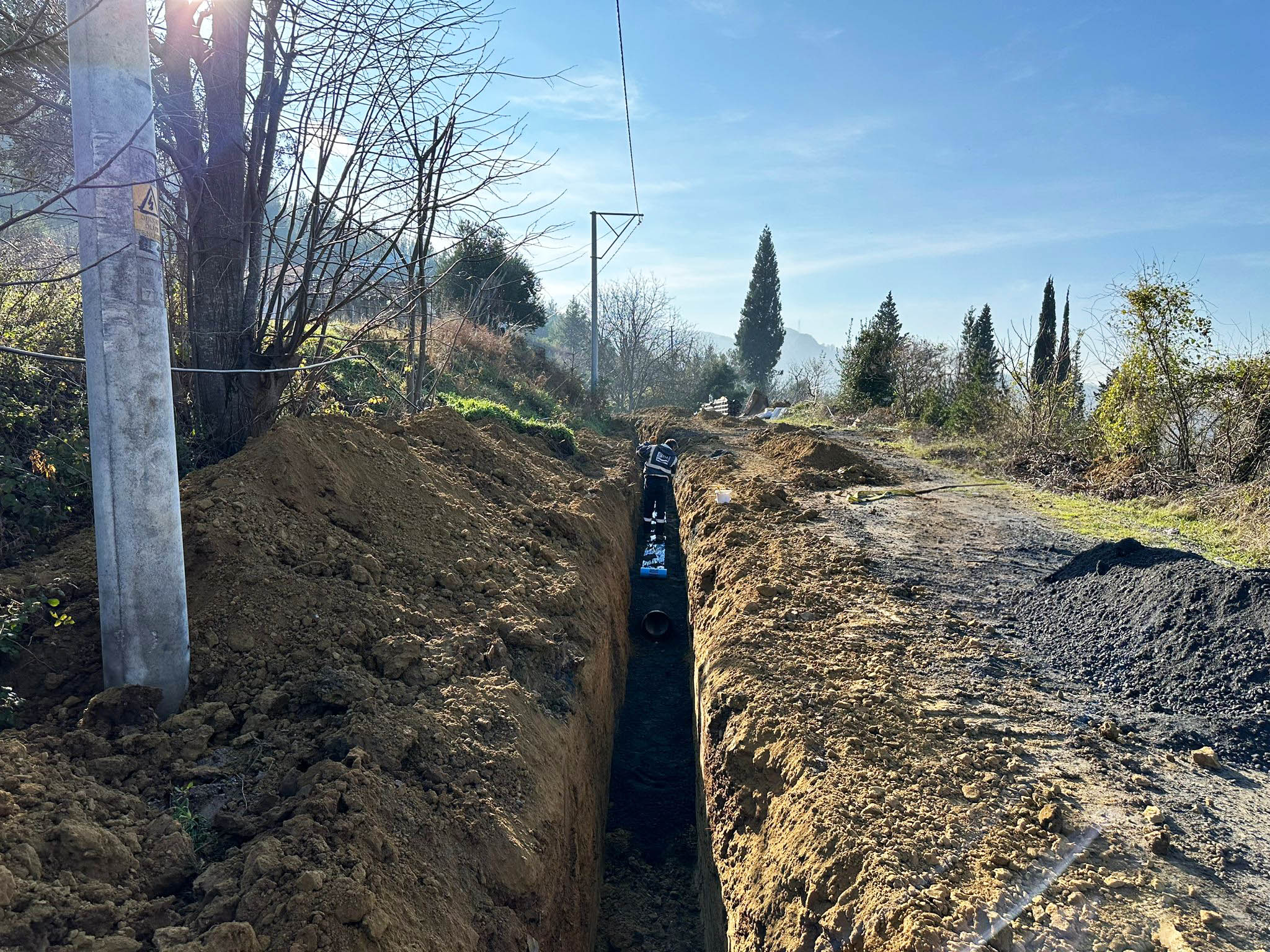 İSU’DAN ULAŞLI VE PAZARKÖY MAHALLELERİ’NE YENİ ALTYAPI HATLARI