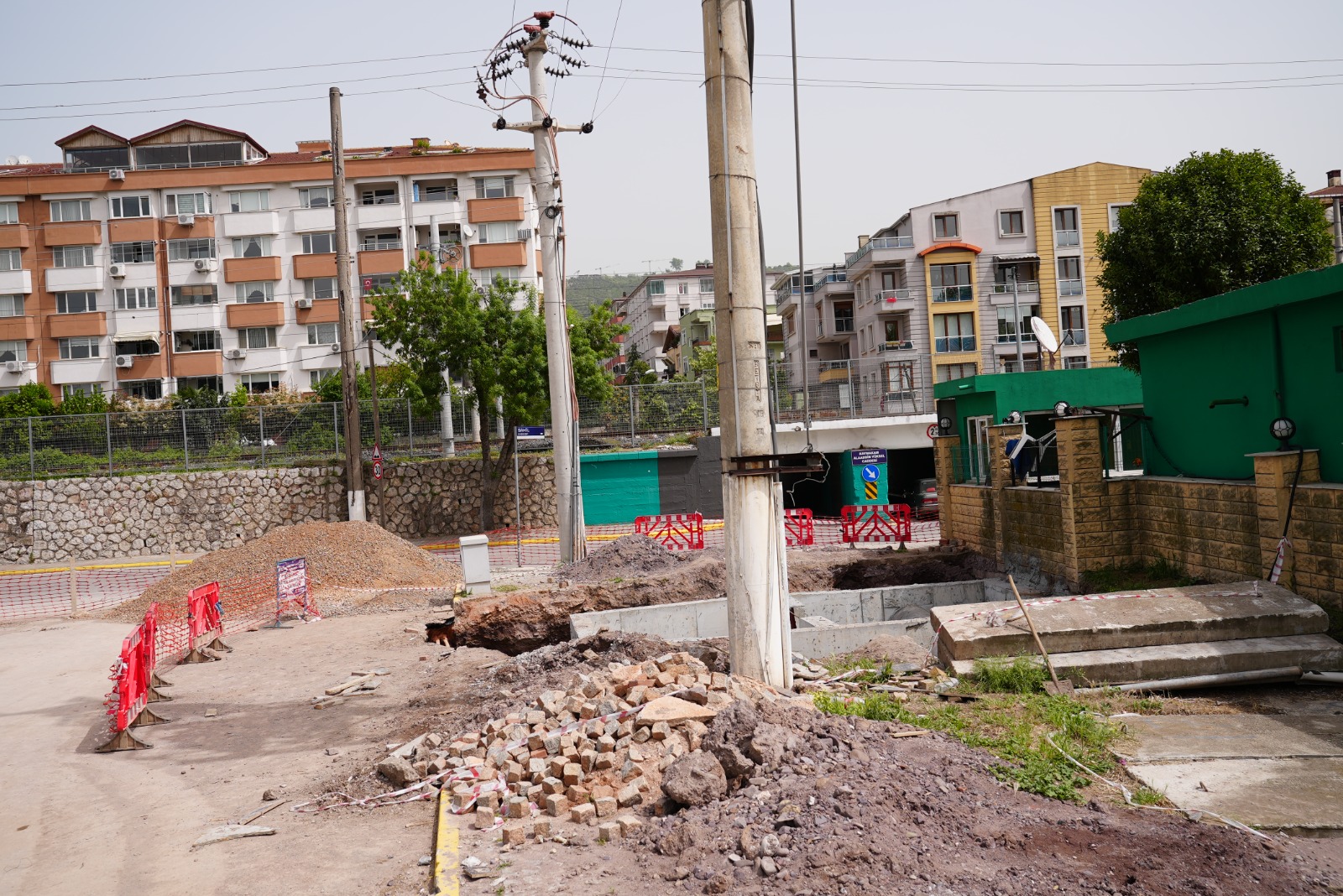 İSU’DAN KÖRFEZ’DE BULUNAN ALT GEÇİDE KALICI ÇÖZÜM