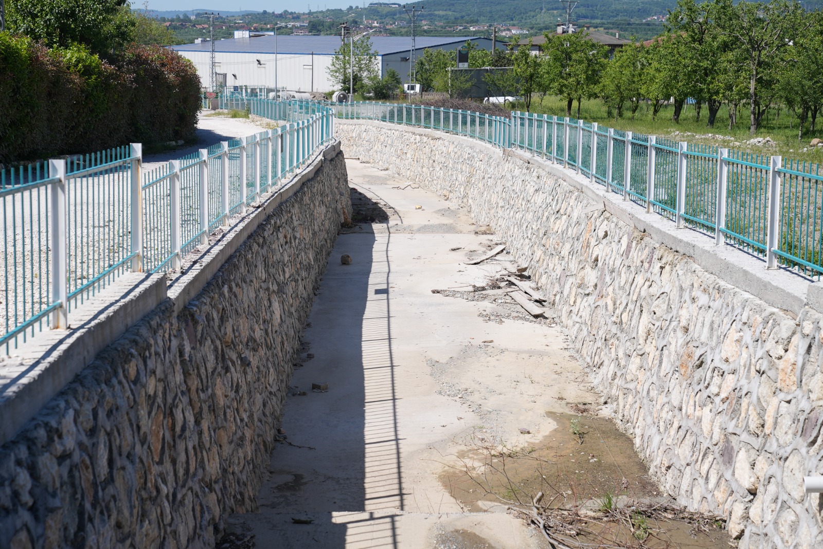KARTEPE DAĞ DERESİ ISLAH ÇALIŞMALARINDA SON AŞAMAYA GELİNDİ