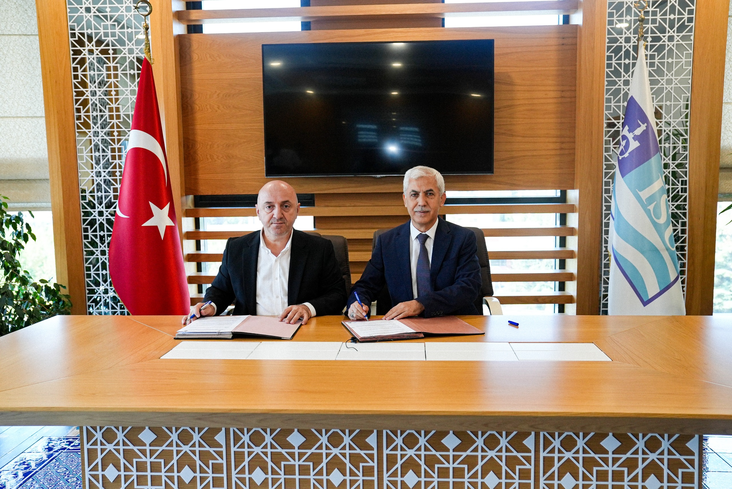 İSU,  ‘DİJİTAL DÖNÜŞÜM’ İLE VATANDAŞLARA ZAMANDAN TASARRUF SAĞLIYOR, İSU VE DARICA BELEDİYESİ ARASINDA PROTOKOL İMZALANDI