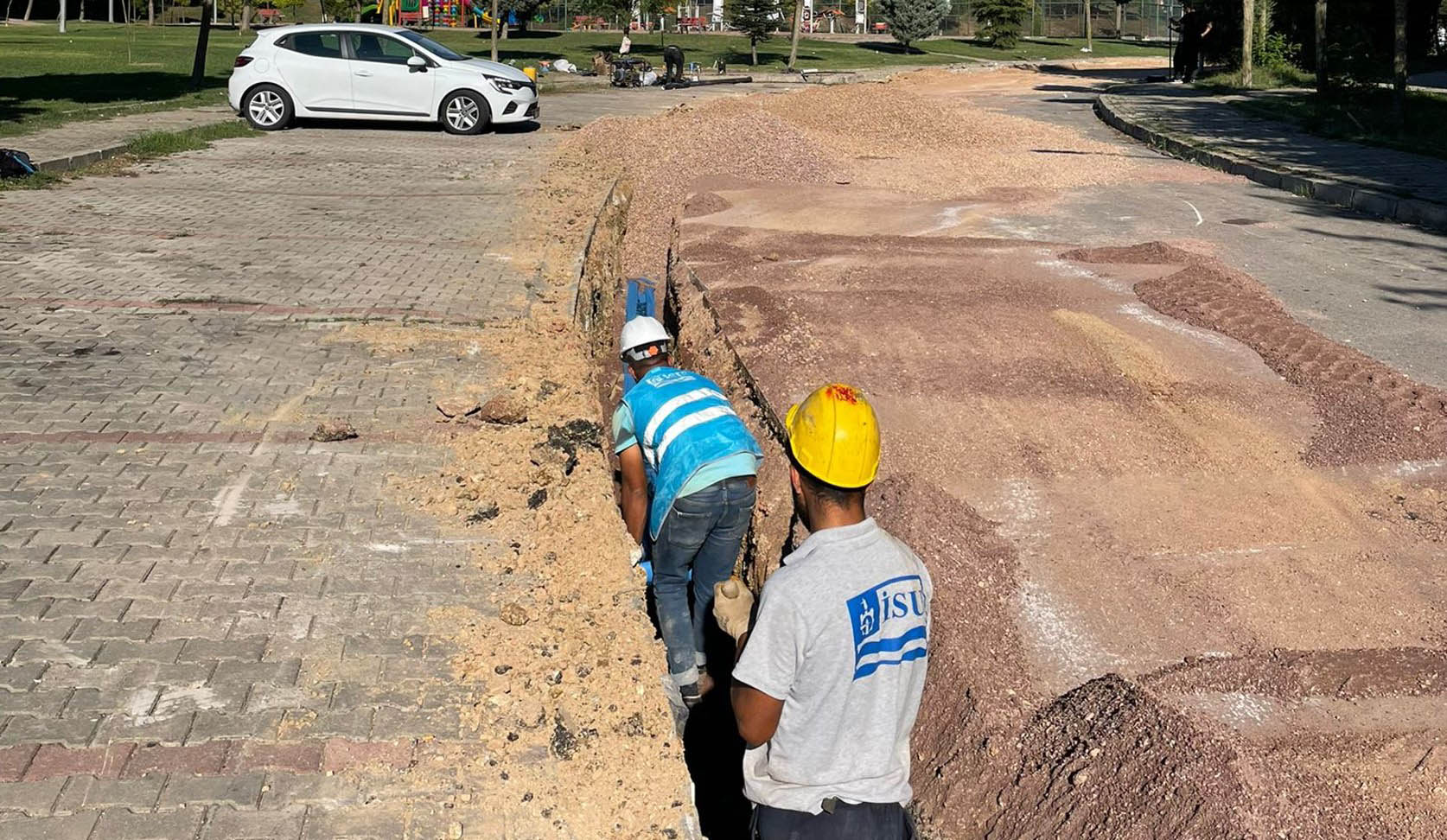 ŞEKERPINAR’DA 2 KİLOMETRE İÇME SUYU HATTI YENİLENDİ