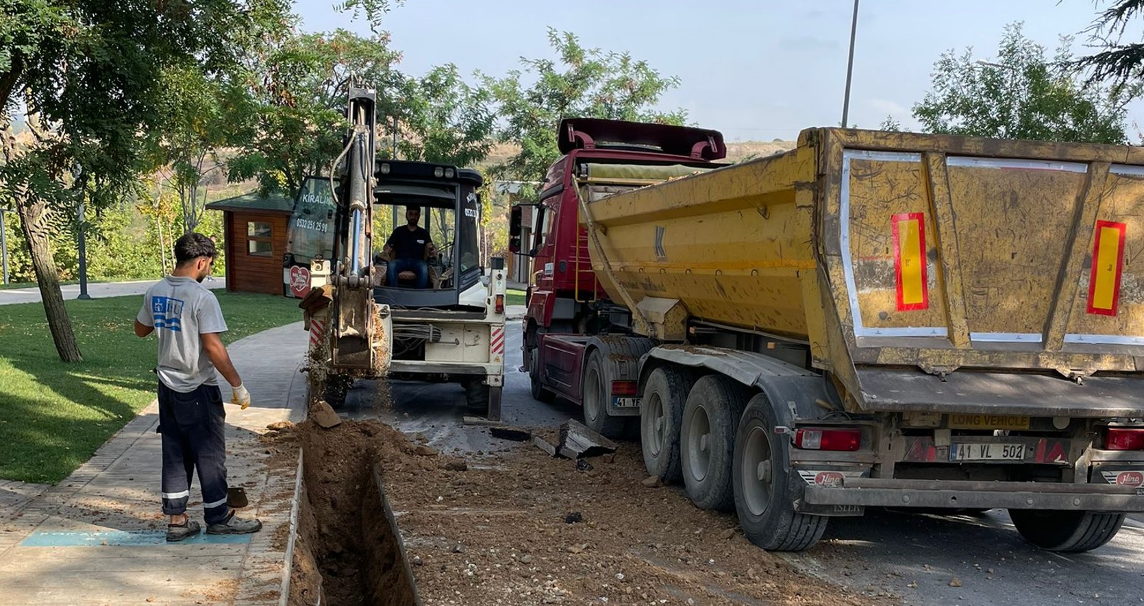ŞEKERPINAR’DA 2 KİLOMETRE İÇME SUYU HATTI YENİLENDİ