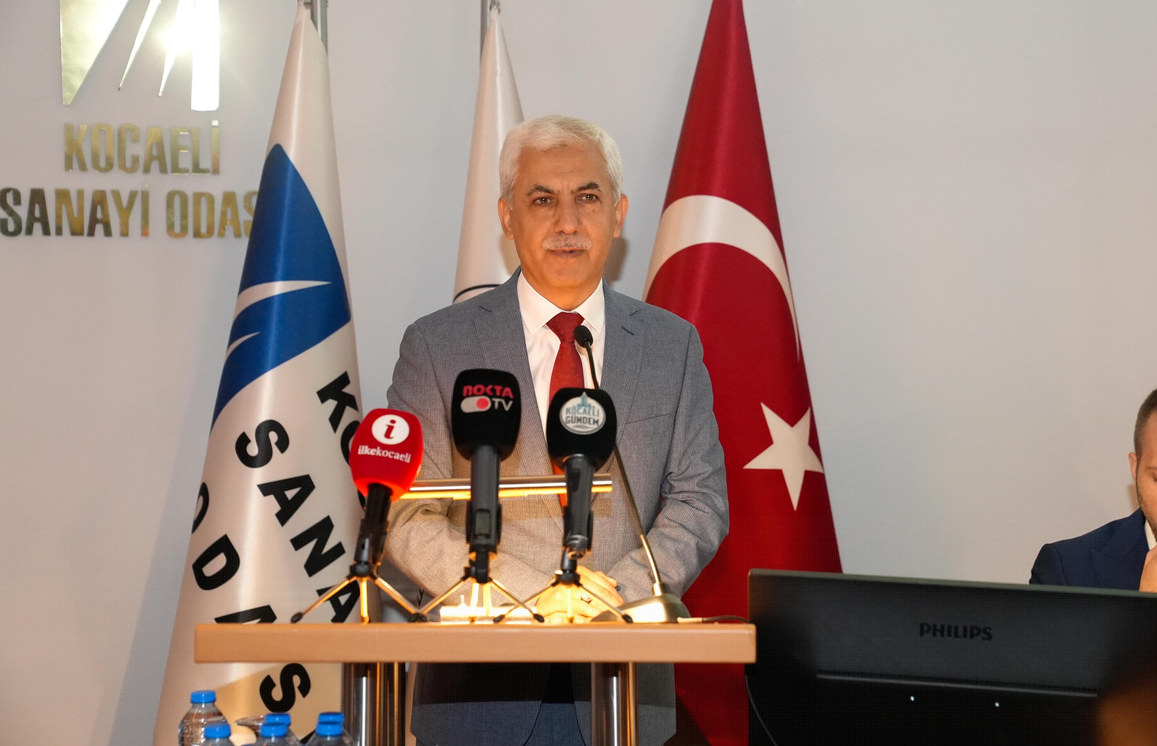İSU GENEL MÜDÜRÜ ALİ SAĞLIK, SANAYİCİLERE SU KAYNAKLARININ KORUNMASI VE GERİ KAZANIM SUYU PROJELERİ’Nİ ANLATTI