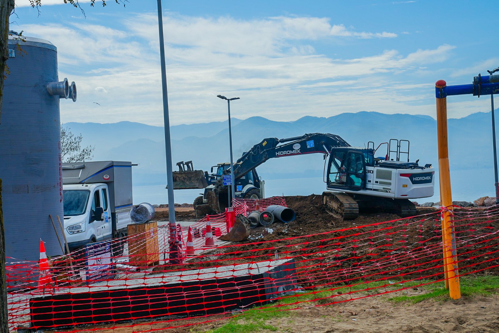 İSU’DAN SAHİL OTOPARKINA KALICI VE ETKİLİ ÇÖZÜM
