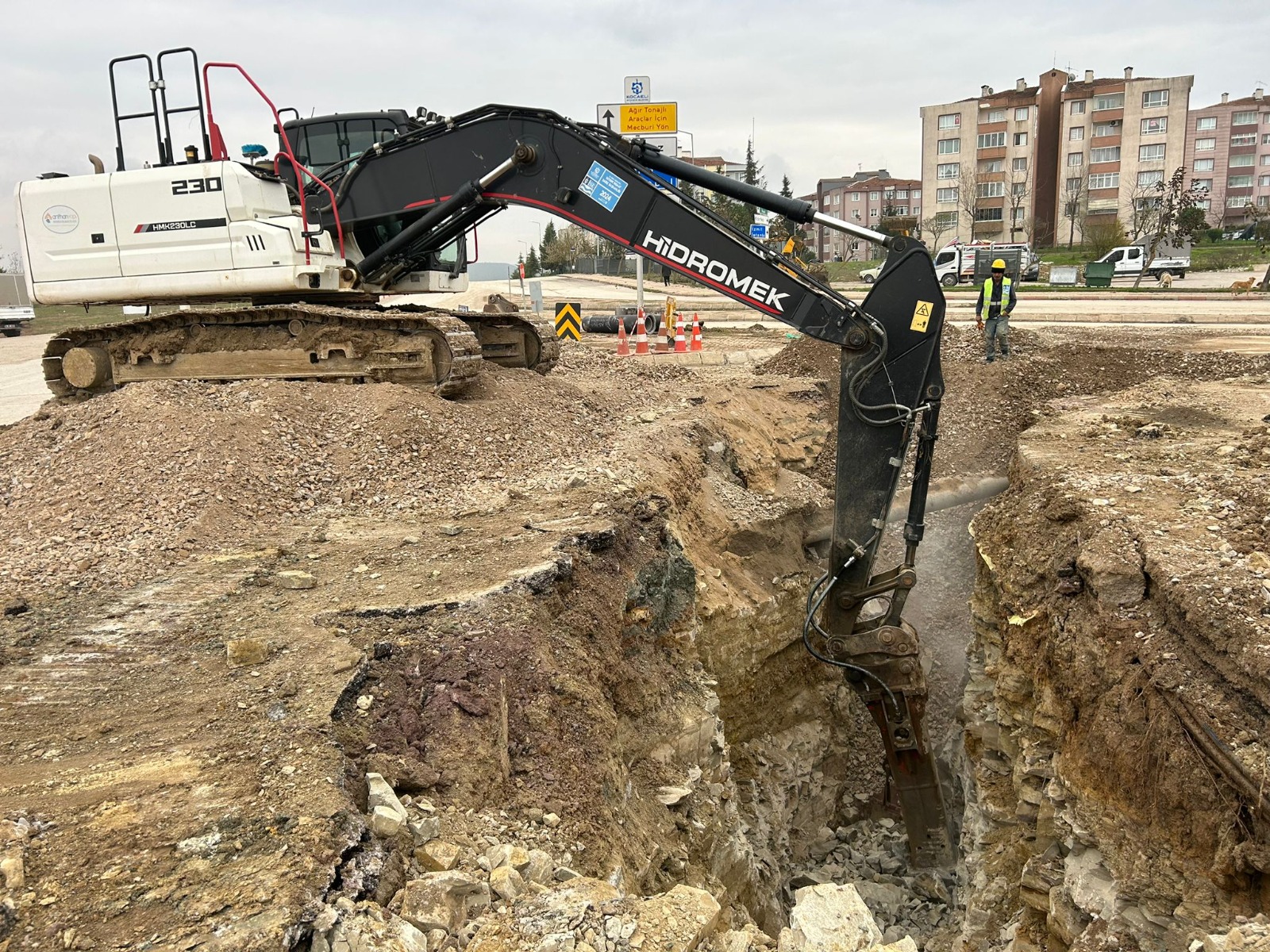 İLİMTEPE’NİN GELECEĞİ İÇİN 9 BİN 134 METRE YENİ KANALİZASYON HATTI