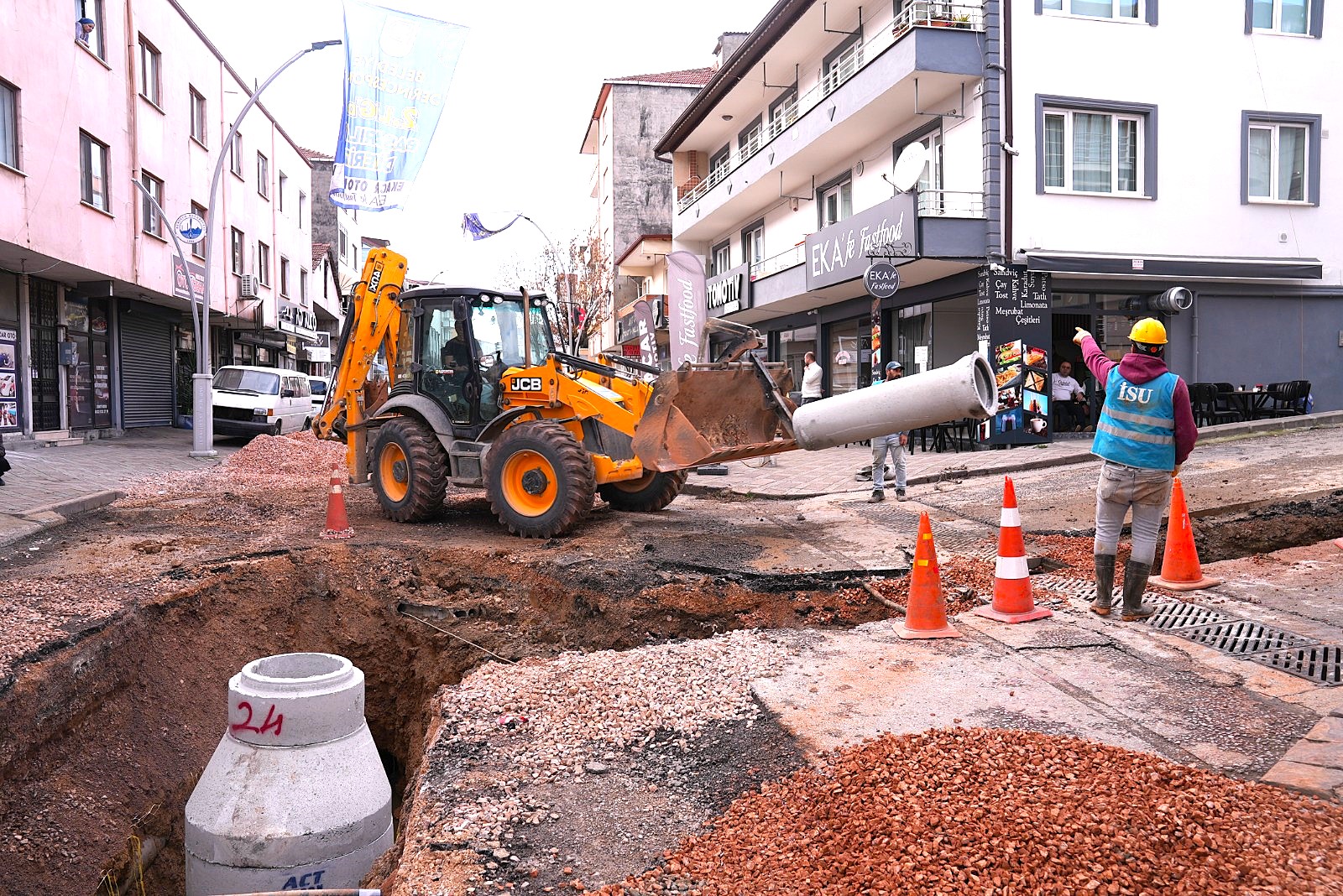  İSU’DAN DERİNCE DENİZCİLER CADDESİ’NE 30 MİLYONLUK ALTYAPI YATIRIMI