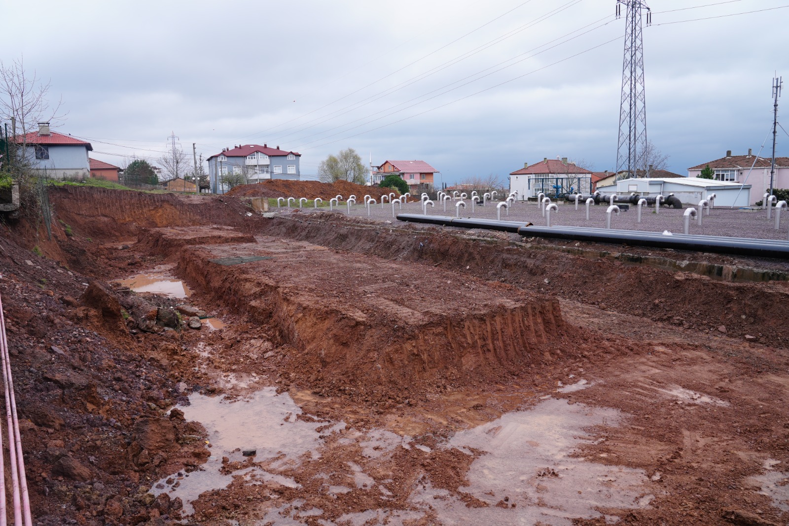 DERİNCE ÇINARLIDERE SUYUNUN ARITILARAK ABONELERE SAĞLANMASI İÇİN ÇALIŞMALAR BAŞLADI